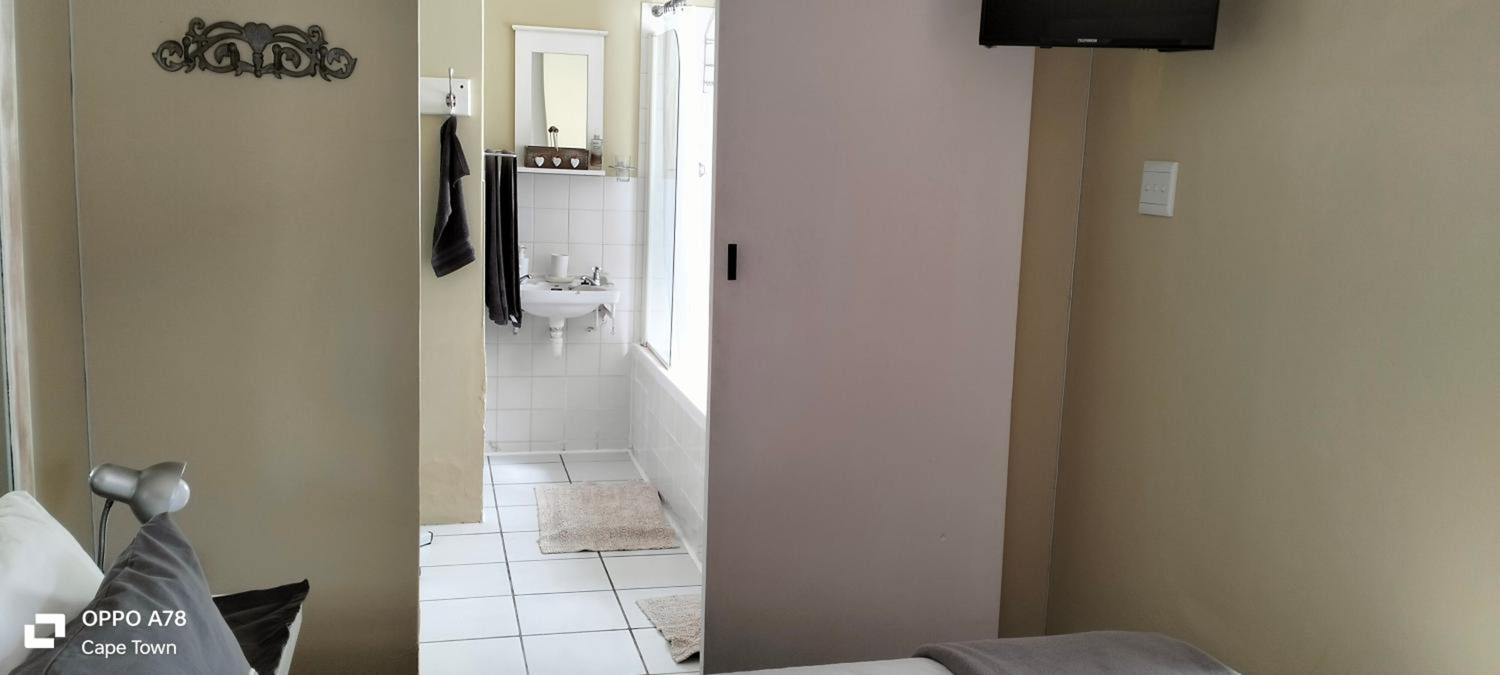 Rocky Beach Holiday Home with panoramic sea views in Simon's Town view 3