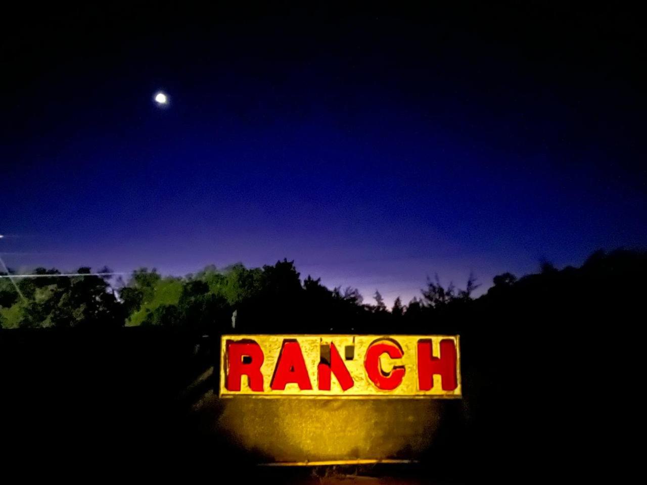 Stargaze at Orion OldStickRanch35milesNWofAustin
