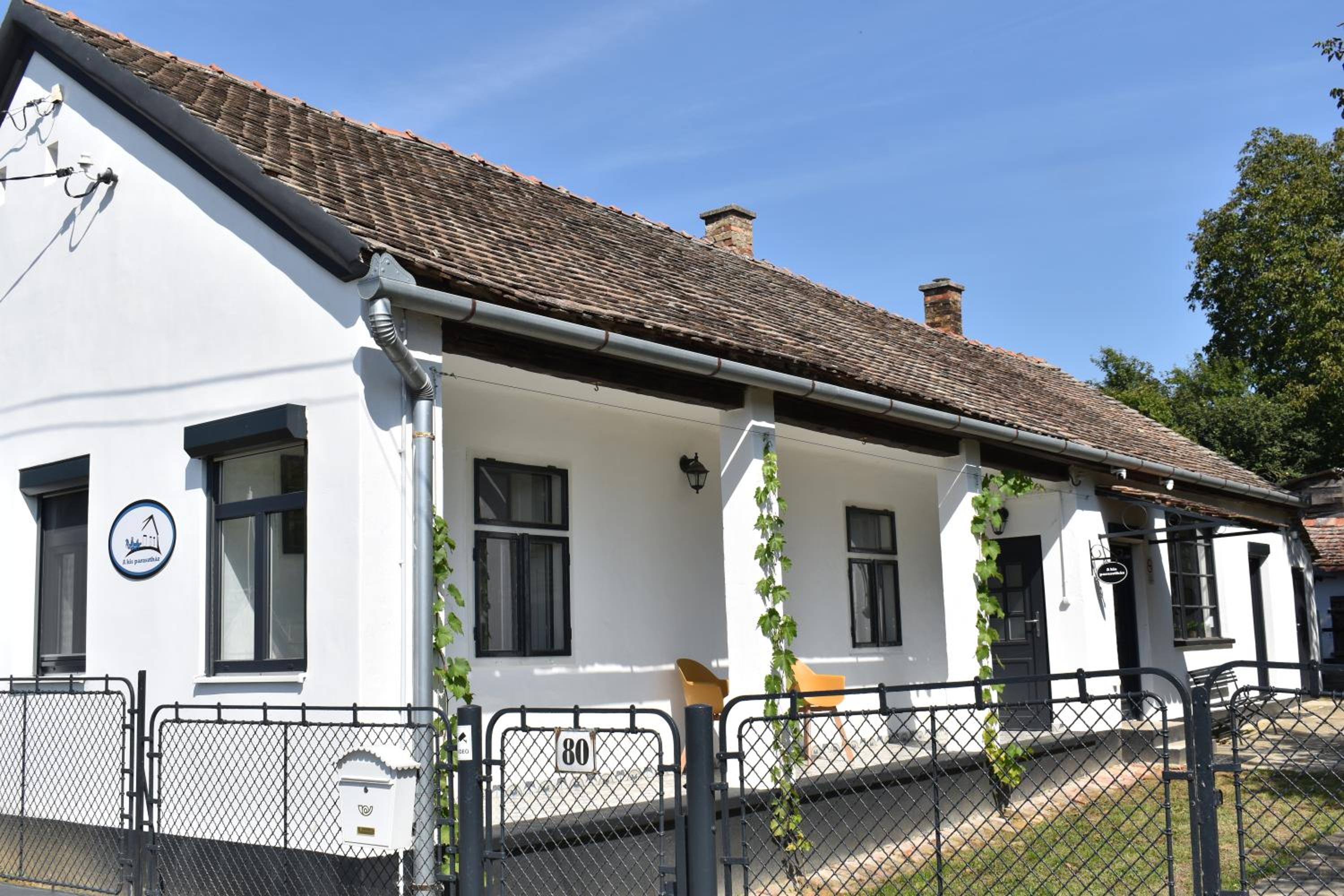 A kis parasztház view 2