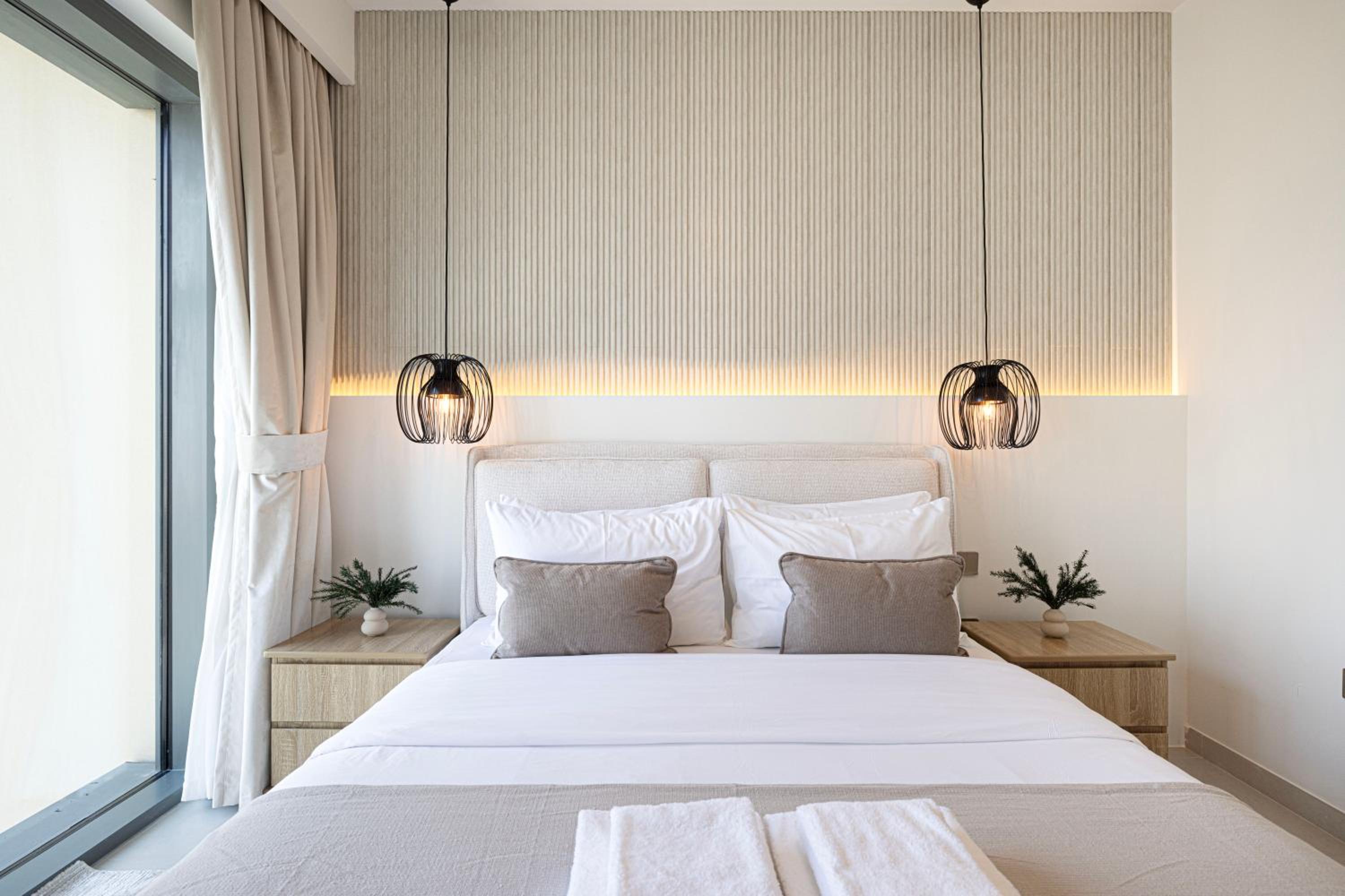 BURJ ROYALE - Luxurious Two-Bedroom apartment in DOWNTOWN, Burj Khalifa view POOL in the building, 5-min walk to Dubai Mall & Dubai Fountains