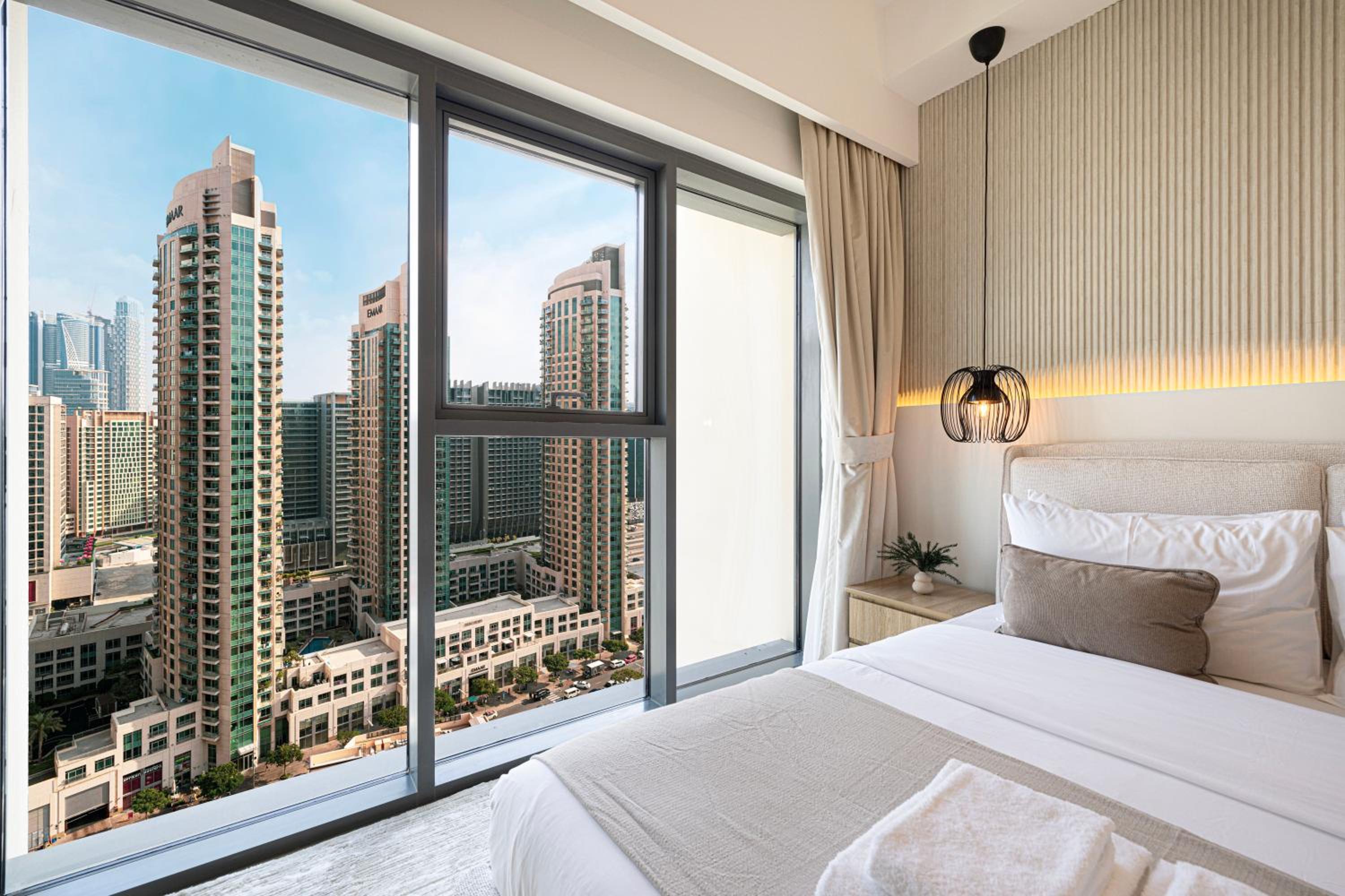 BURJ ROYALE - Luxurious Two-Bedroom apartment in DOWNTOWN, Burj Khalifa view POOL in the building, 5-min walk to Dubai Mall & Dubai Fountains