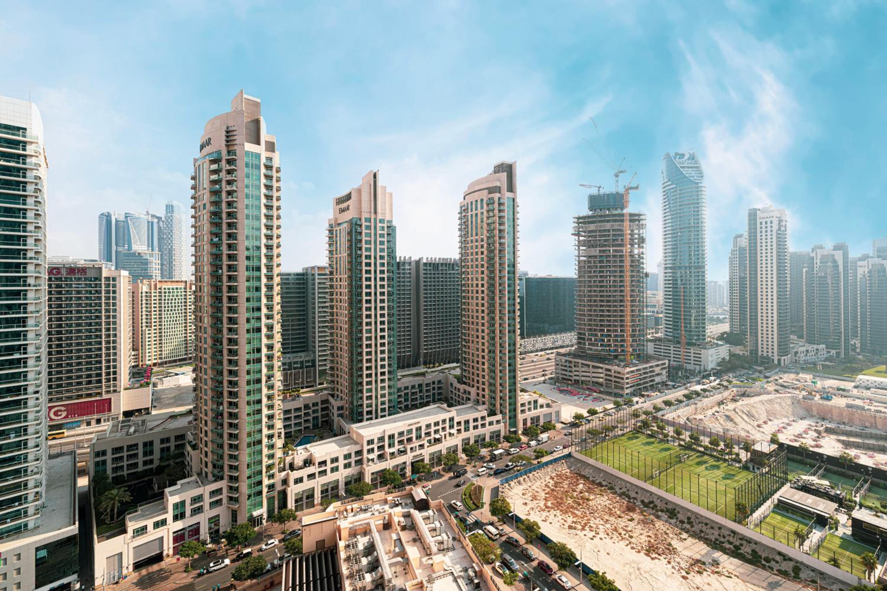 BURJ ROYALE - Luxurious Two-Bedroom apartment in DOWNTOWN, Burj Khalifa view POOL in the building, 5-min walk to Dubai Mall & Dubai Fountains