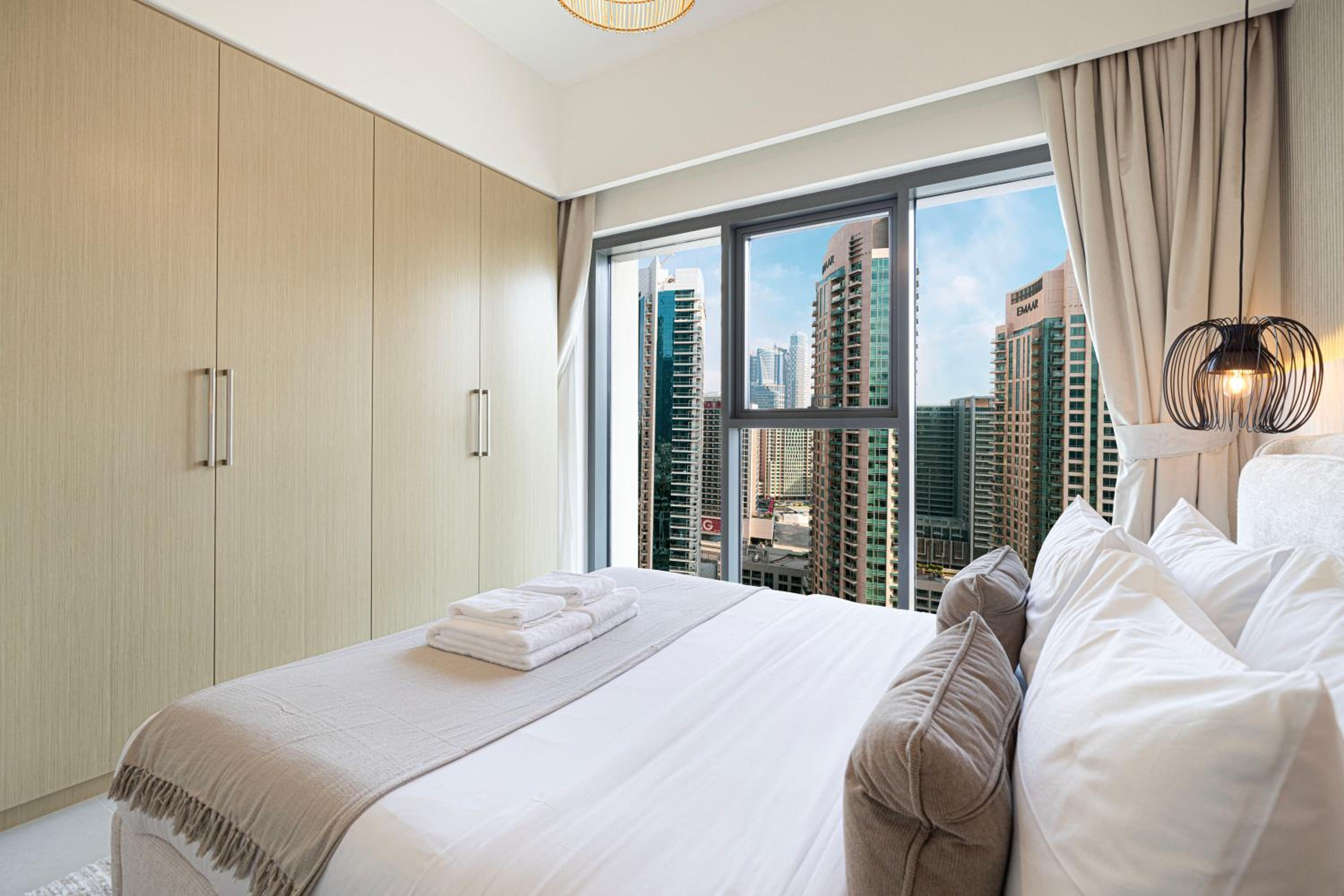 BURJ ROYALE - Luxurious Two-Bedroom apartment in DOWNTOWN, Burj Khalifa view POOL in the building, 5-min walk to Dubai Mall & Dubai Fountains