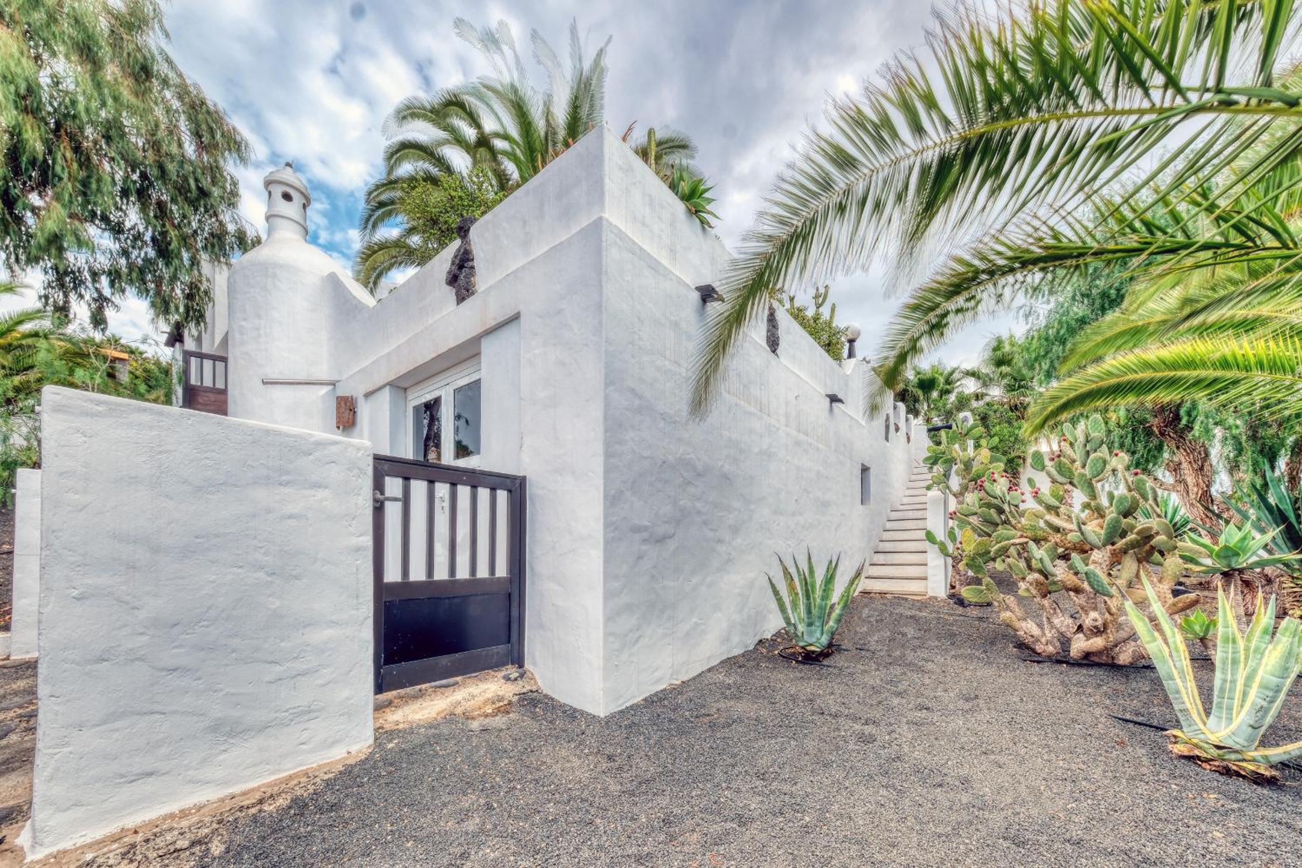 Casa Felix - Private Pool, Pool Table and BBQ By Lanzarote Vacation Homes