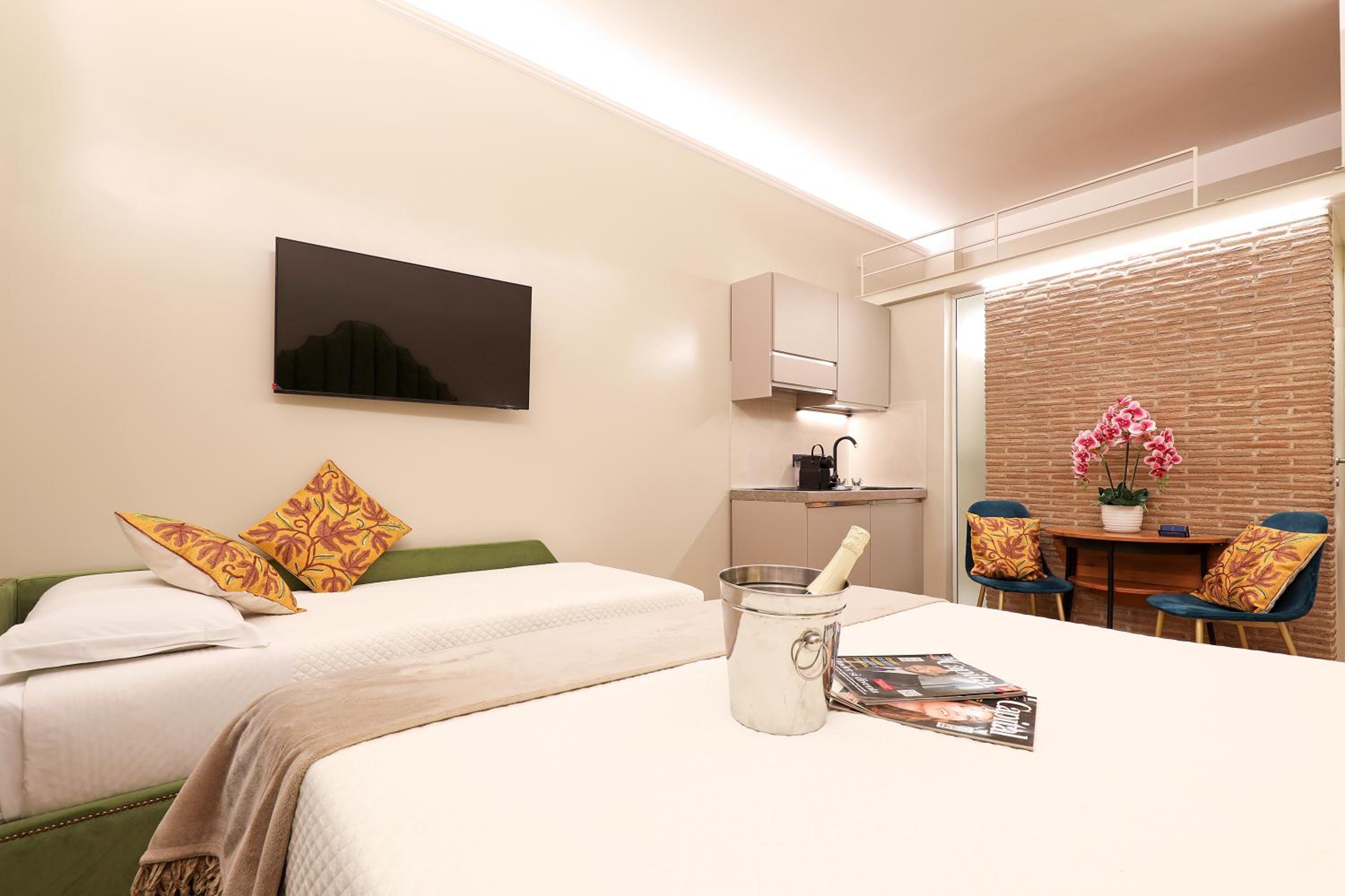 Grand Tour Rome Suites - Liberty Collection