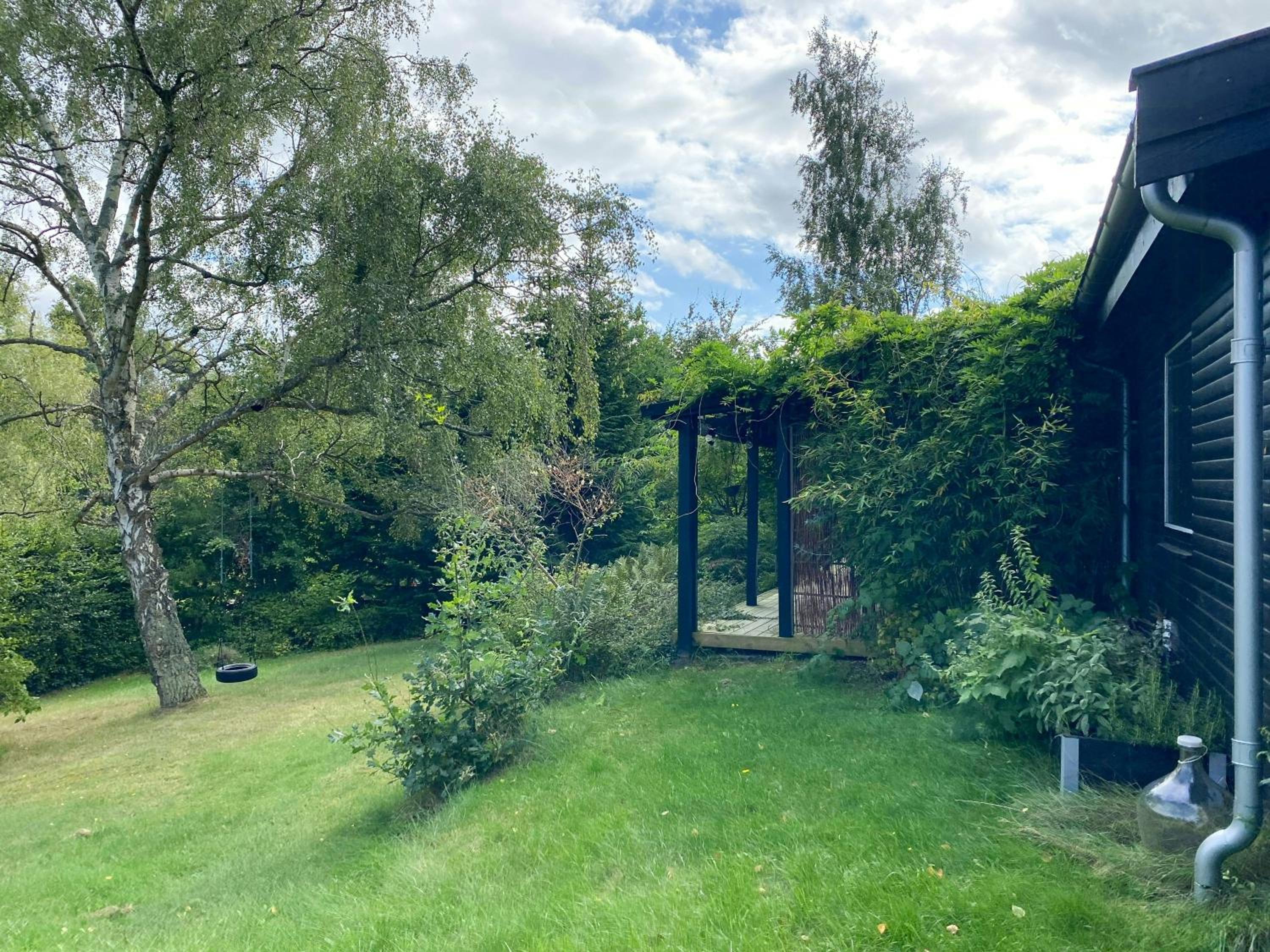 Bright And Colourful Summer House In Kulhuse