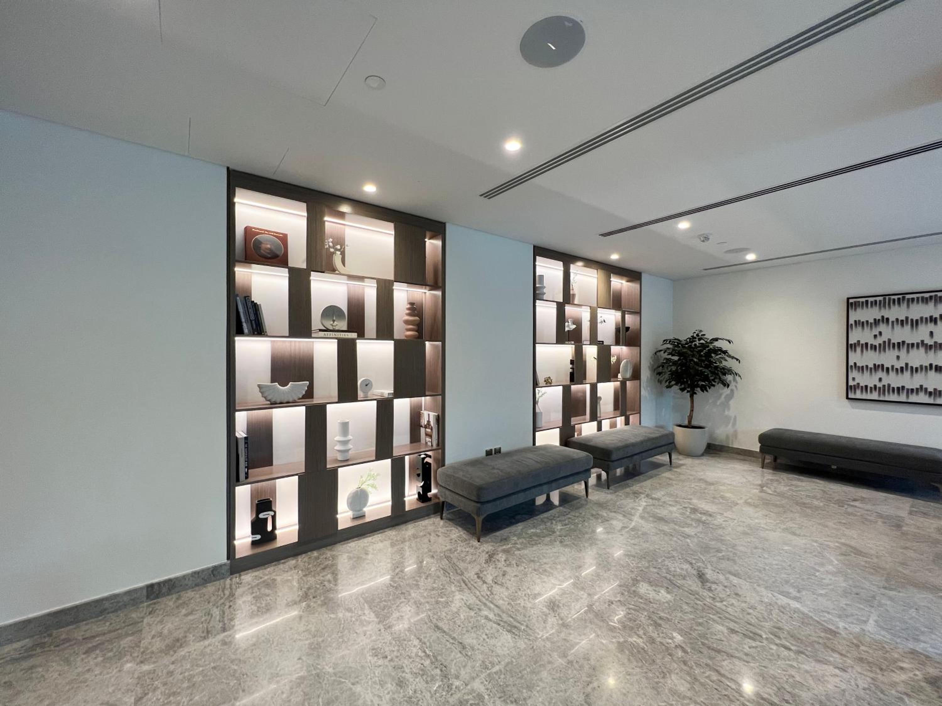BURJ ROYALE - Luxurious Two-Bedroom apartment in DOWNTOWN, Burj Khalifa view POOL in the building, 5-min walk to Dubai Mall & Dubai Fountains