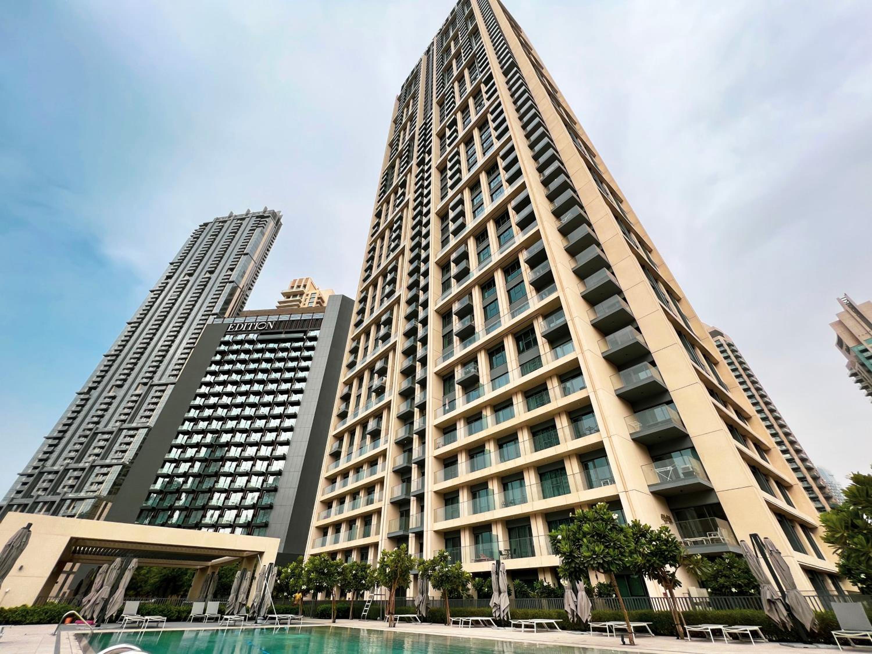BURJ ROYALE - Luxurious Two-Bedroom apartment in DOWNTOWN, Burj Khalifa view POOL in the building, 5-min walk to Dubai Mall & Dubai Fountains