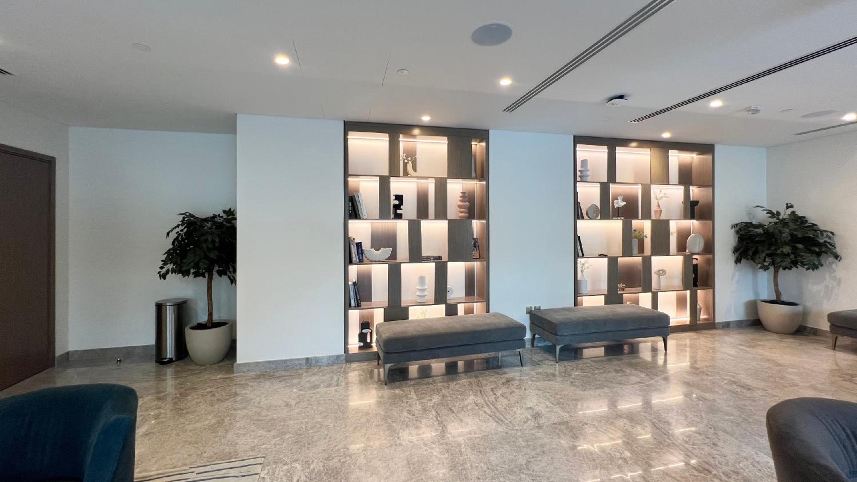 BURJ ROYALE - Luxurious Two-Bedroom apartment in DOWNTOWN, Burj Khalifa view POOL in the building, 5-min walk to Dubai Mall & Dubai Fountains
