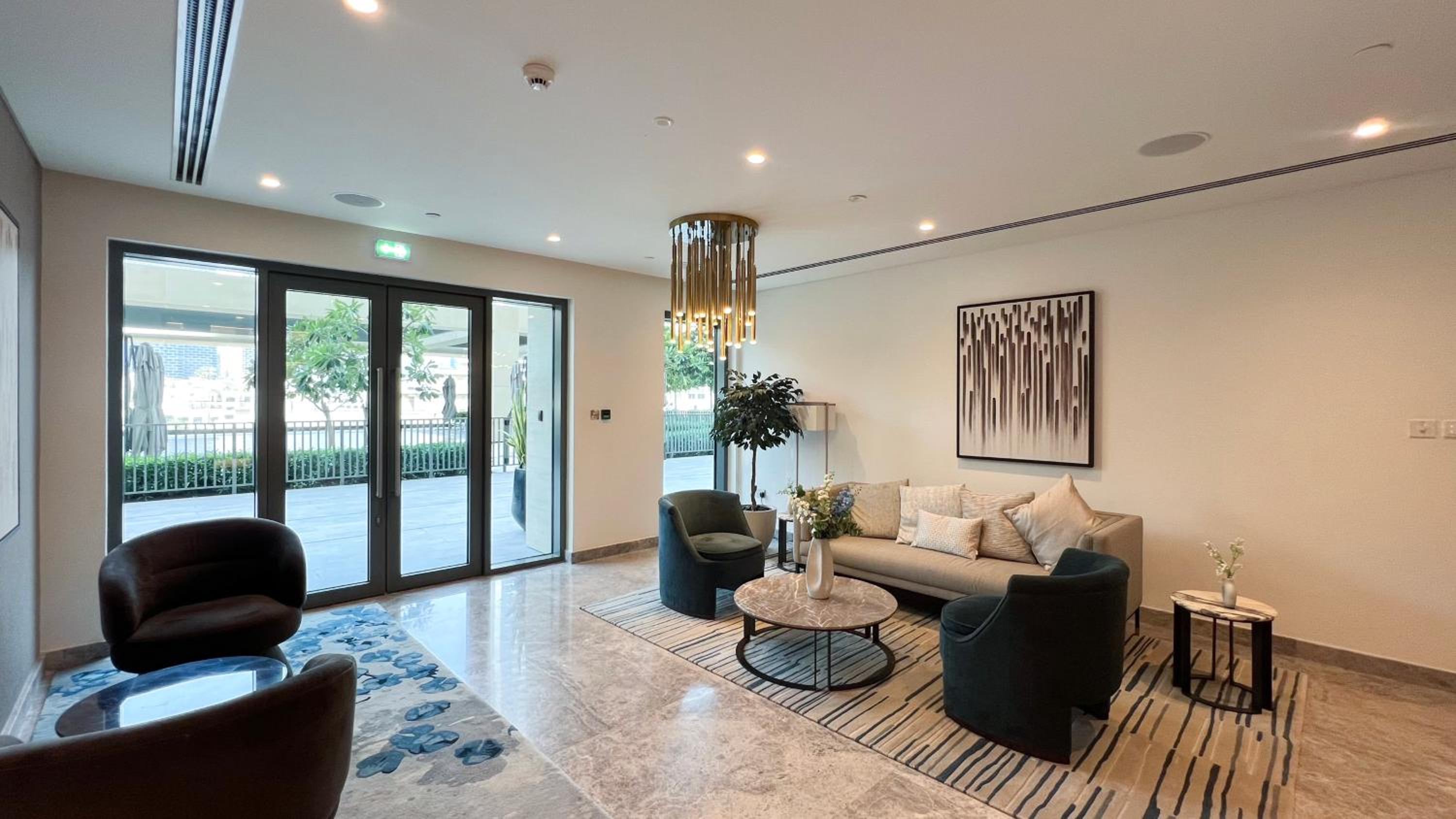 BURJ ROYALE - Luxurious Two-Bedroom apartment in DOWNTOWN, Burj Khalifa view POOL in the building, 5-min walk to Dubai Mall & Dubai Fountains