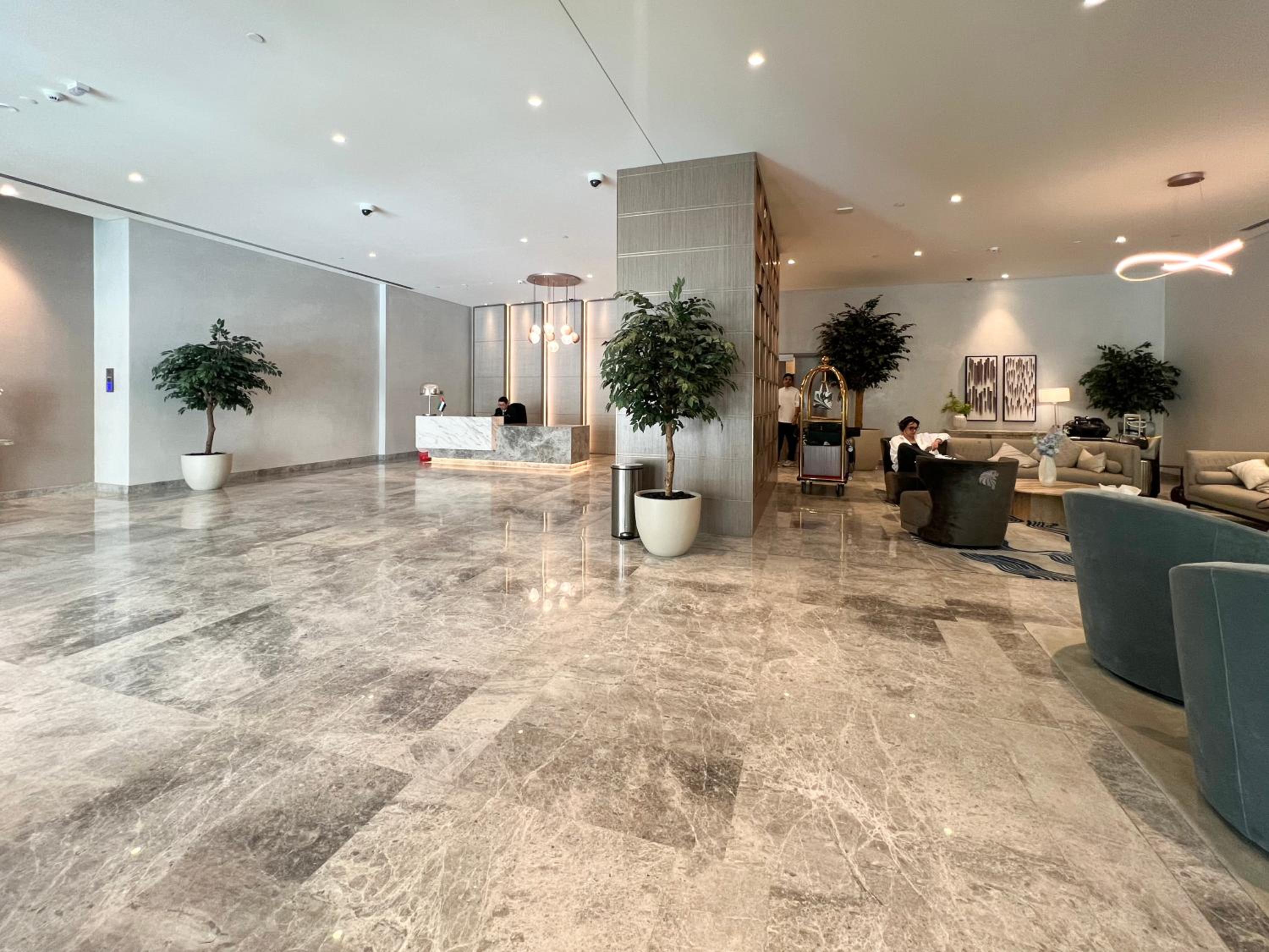 BURJ ROYALE - Luxurious Two-Bedroom apartment in DOWNTOWN, Burj Khalifa view POOL in the building, 5-min walk to Dubai Mall & Dubai Fountains