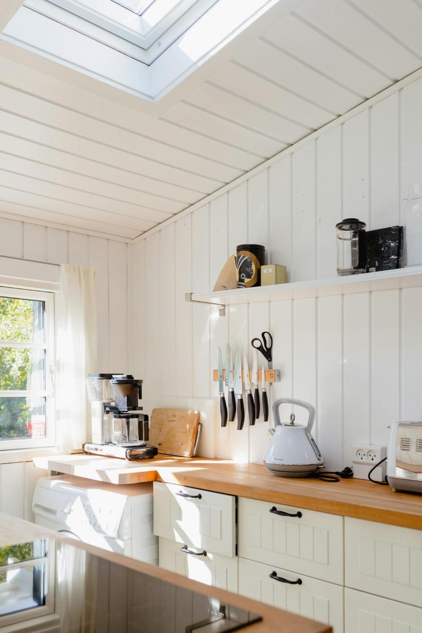 Cottage Life In Intimate Wooden Cabin