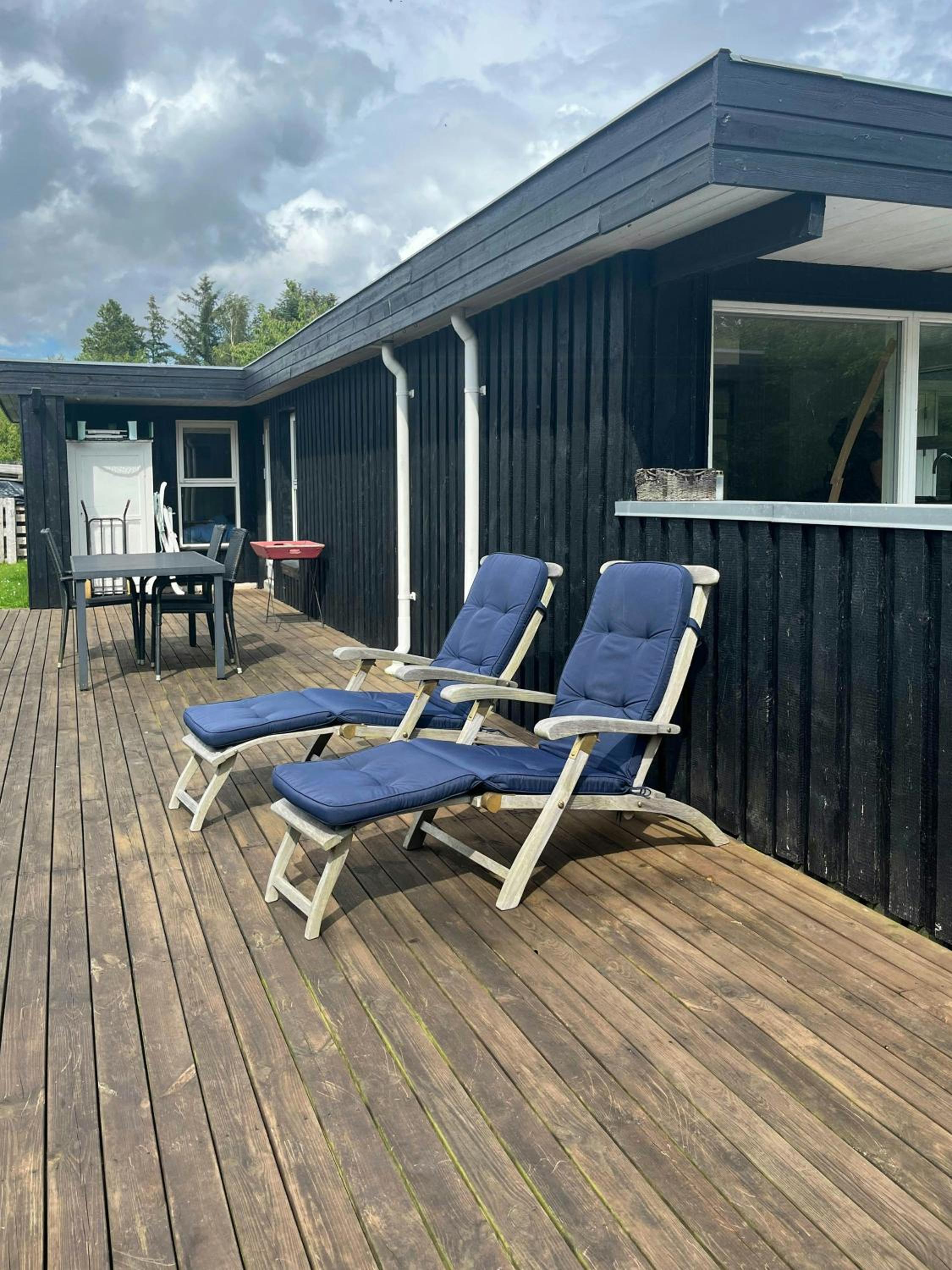 Home At The Front Row By Hou Beach