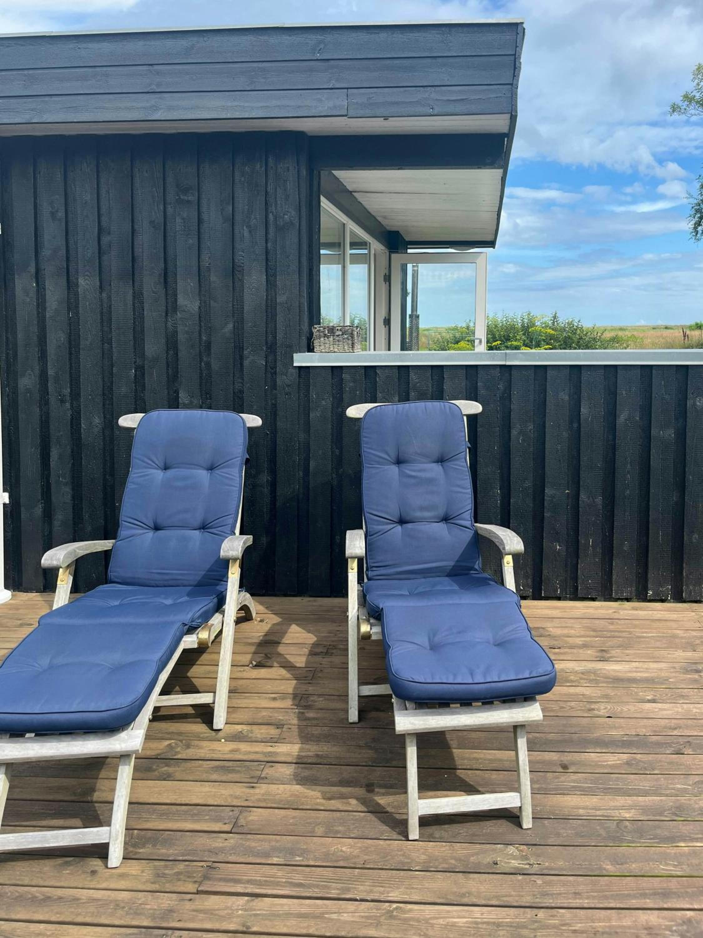 Home At The Front Row By Hou Beach