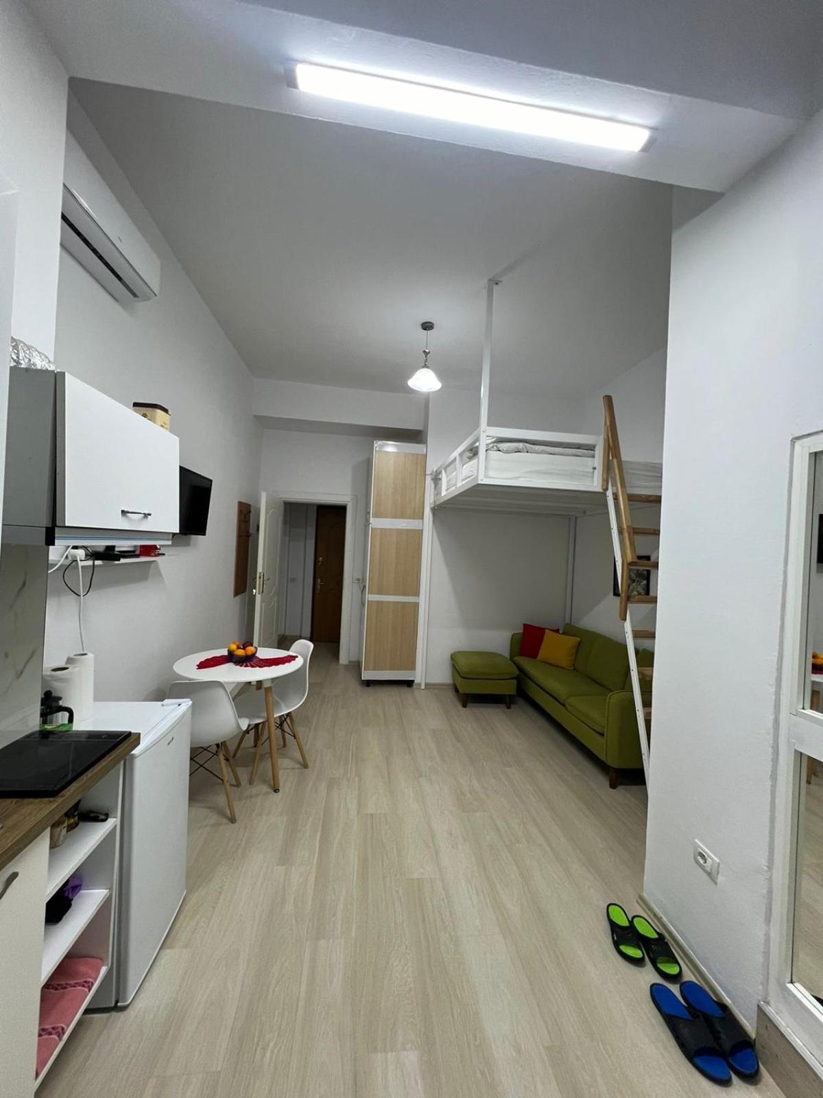 Comfy Studio APT close to Lake Park