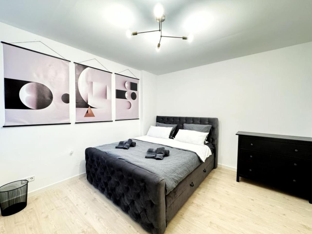 HolidayHome Apartments I Luxery Private Room in Heart of Berlin