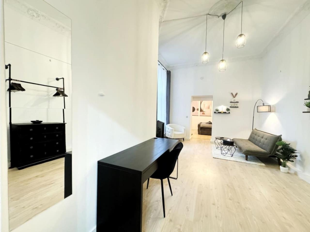 HolidayHome Apartments I Luxery Private Room in Heart of Berlin