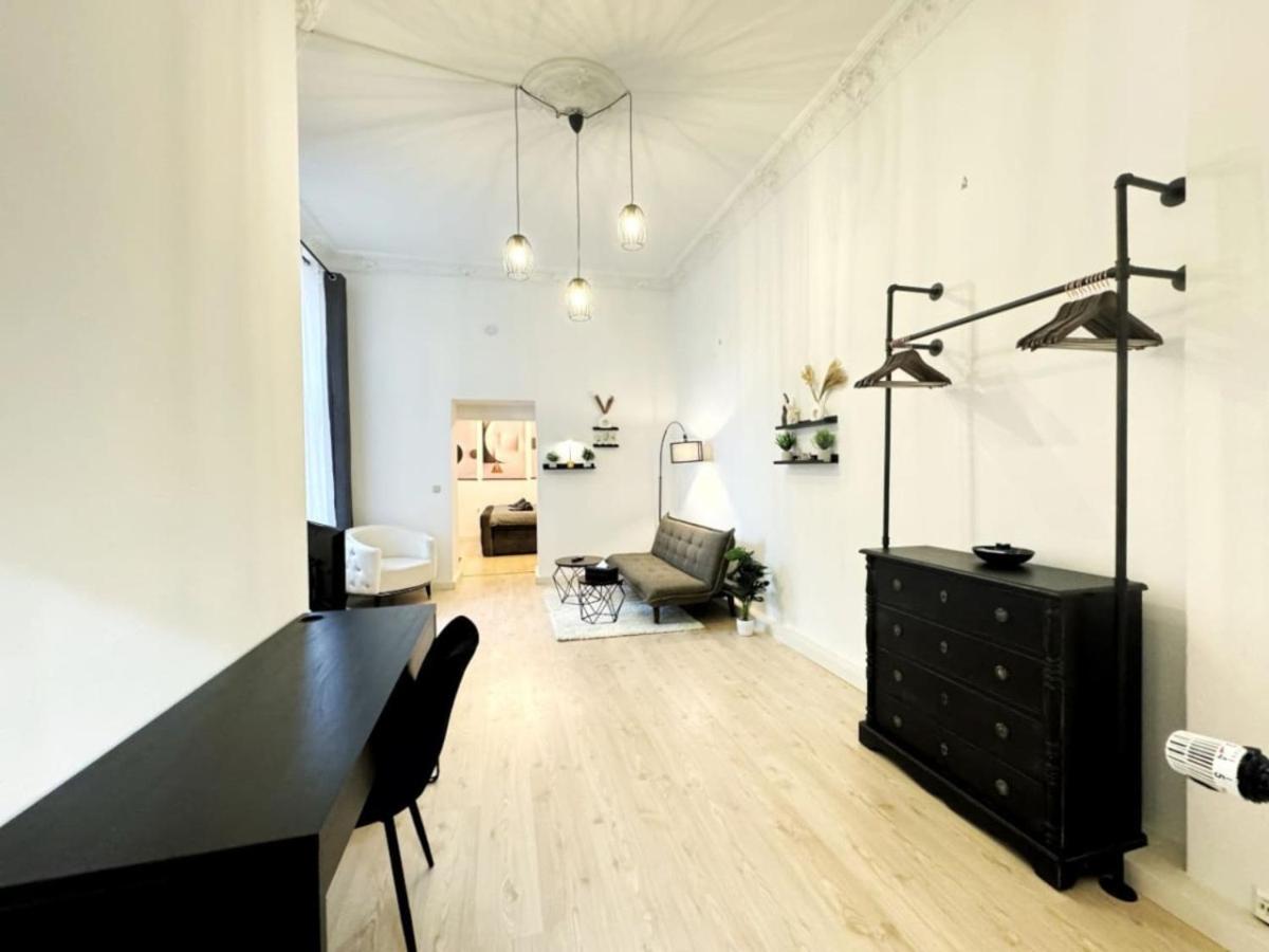 HolidayHome Apartments I Luxery Private Room in Heart of Berlin