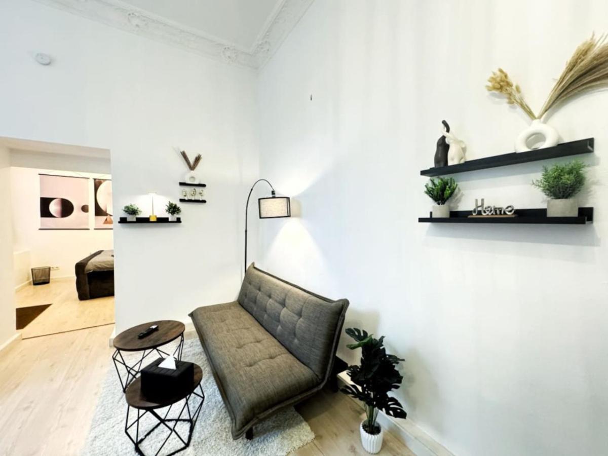 HolidayHome Apartments I Luxery Private Room in Heart of Berlin