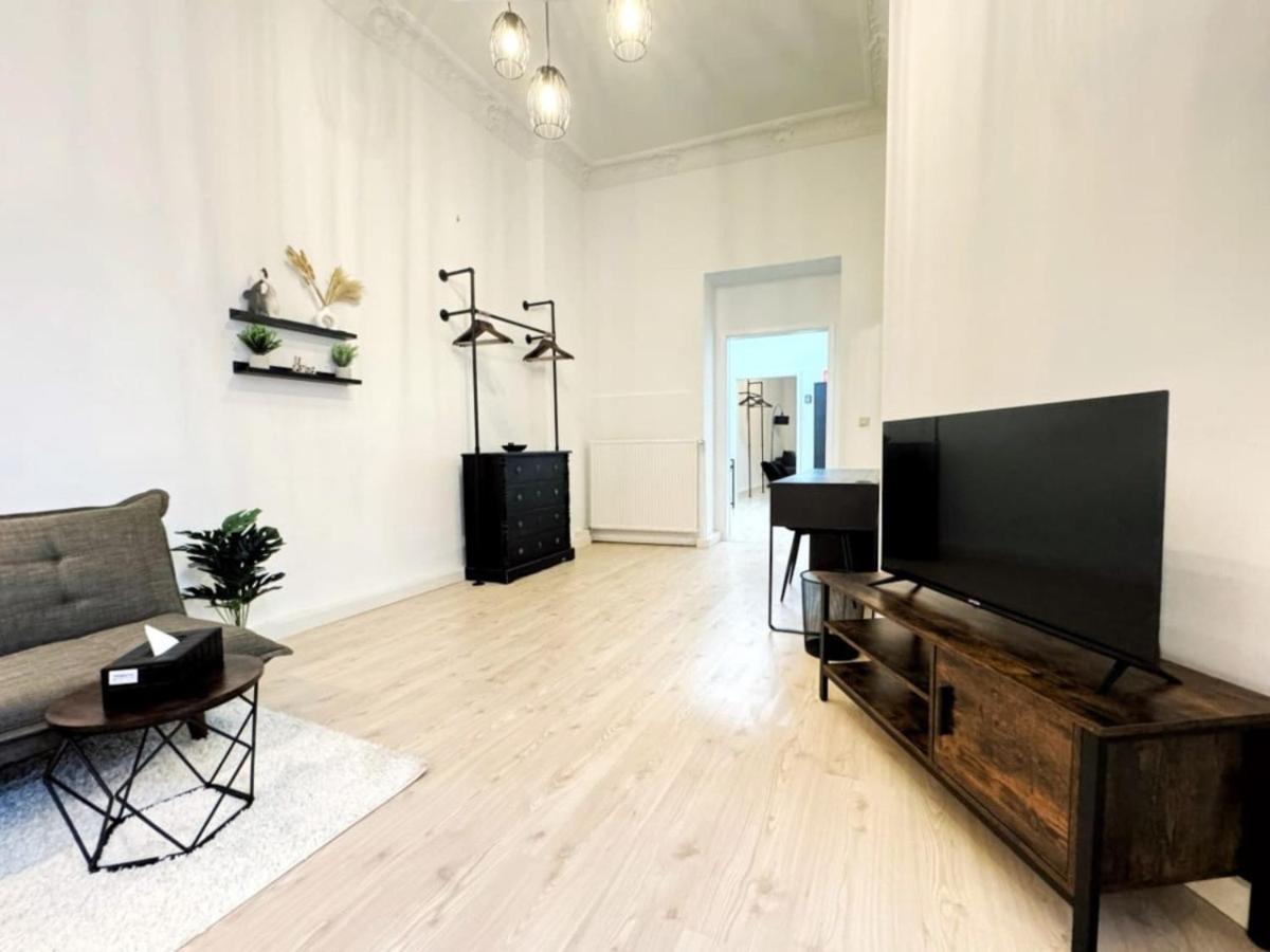 HolidayHome Apartments I Luxery Private Room in Heart of Berlin
