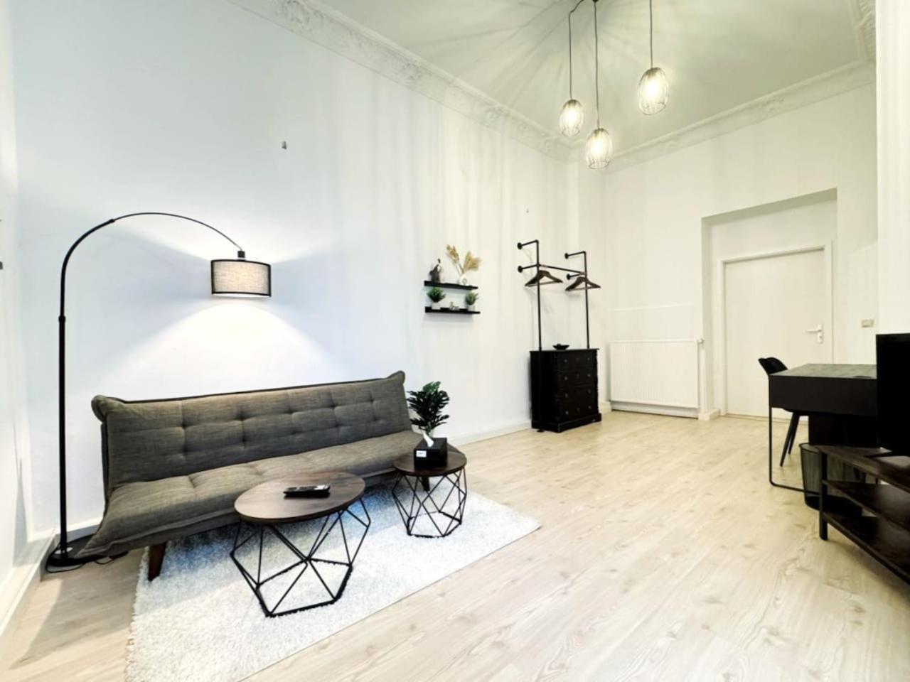 HolidayHome Apartments I Luxery Private Room in Heart of Berlin
