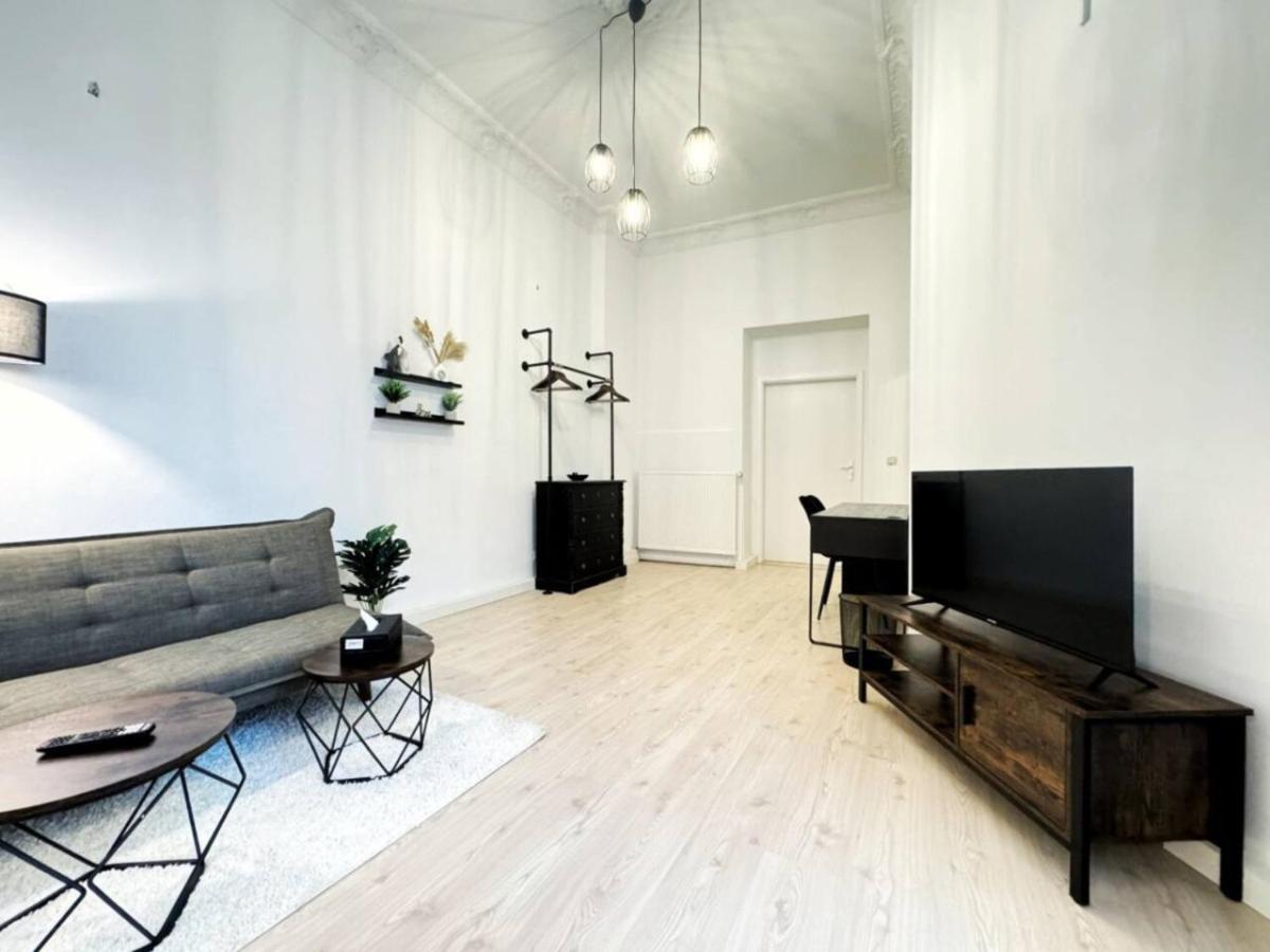HolidayHome Apartments I Luxery Private Room in Heart of Berlin