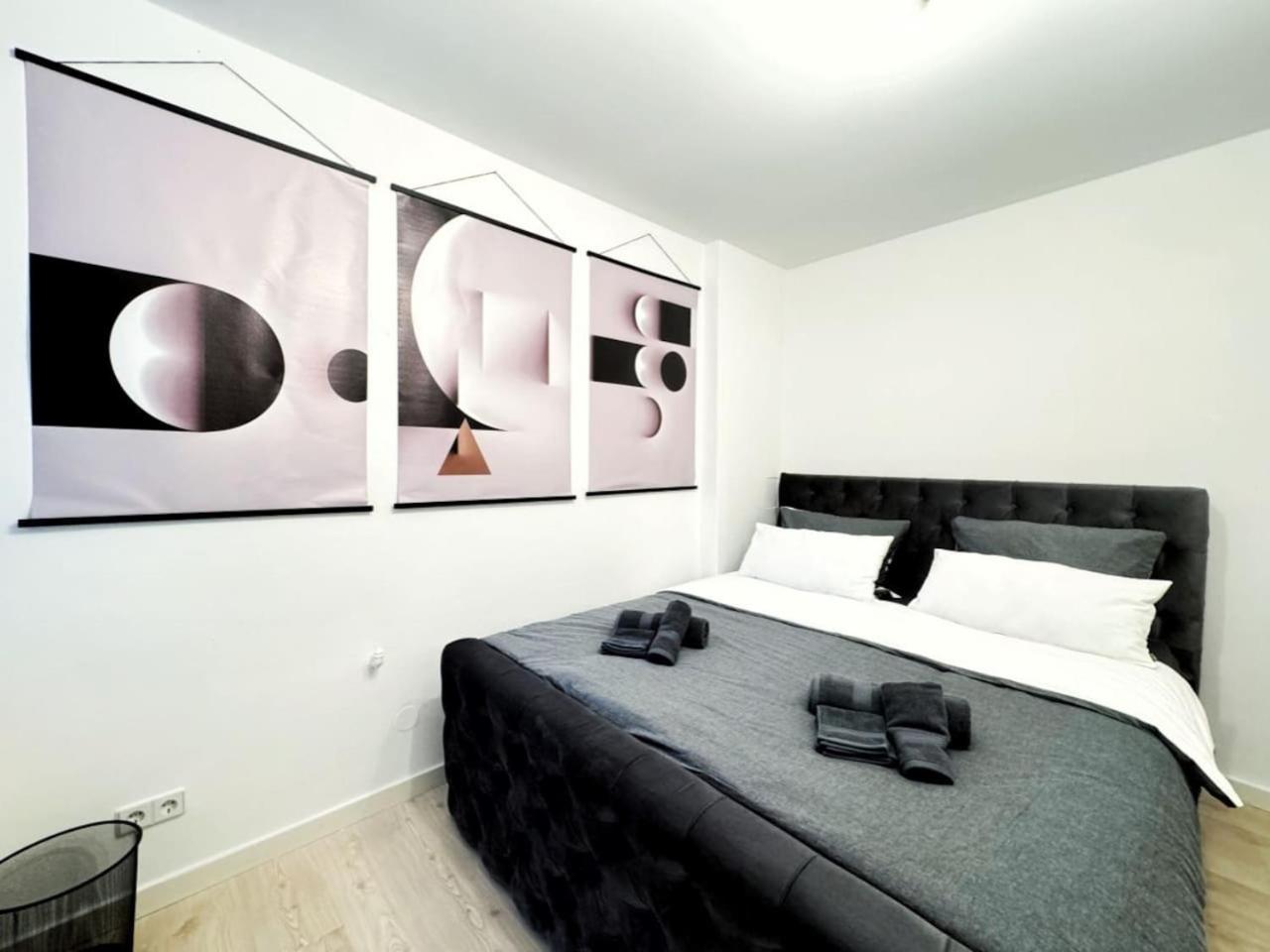 HolidayHome Apartments I Luxery Private Room in Heart of Berlin