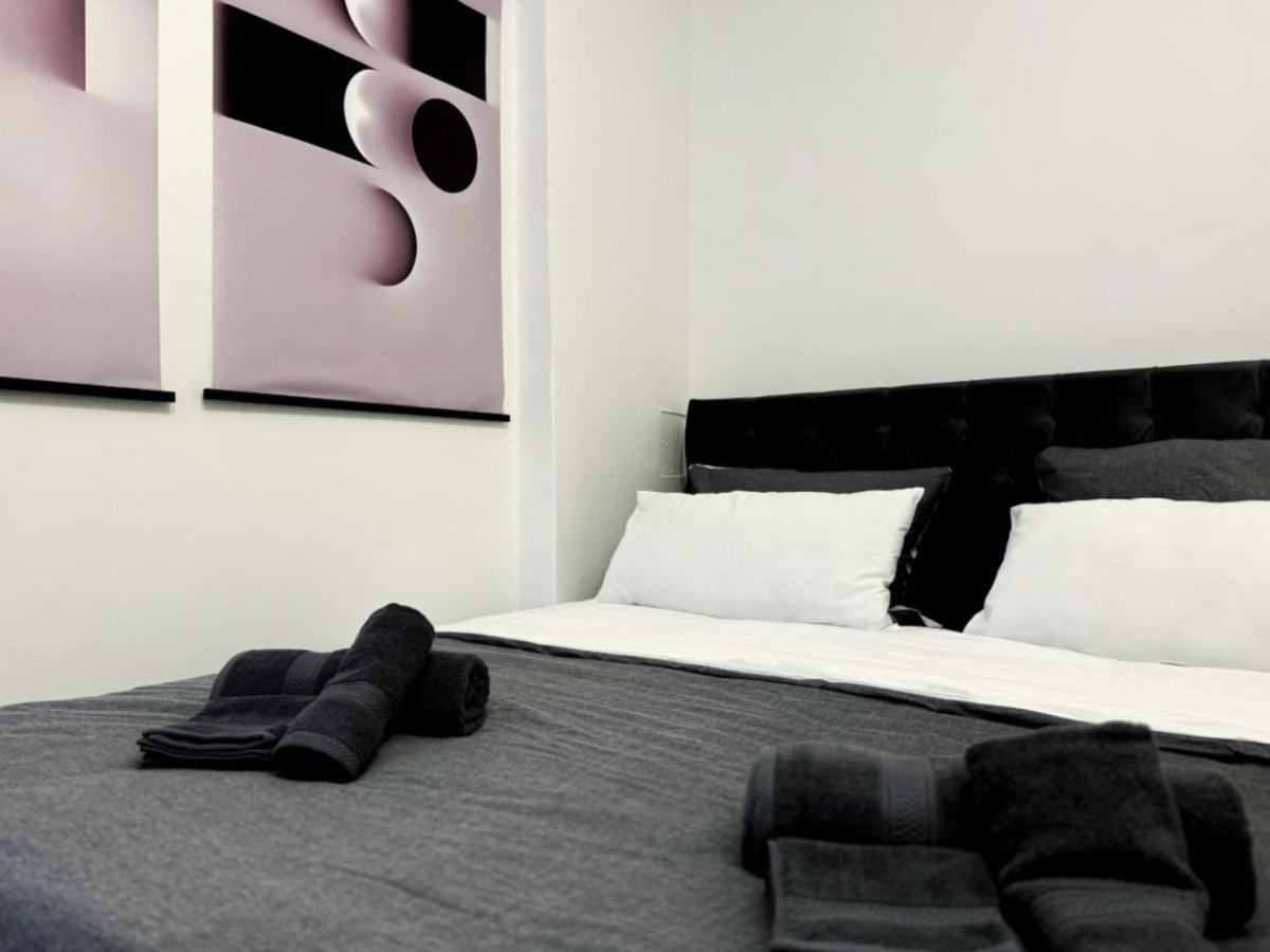 HolidayHome Apartments I Luxery Private Room in Heart of Berlin