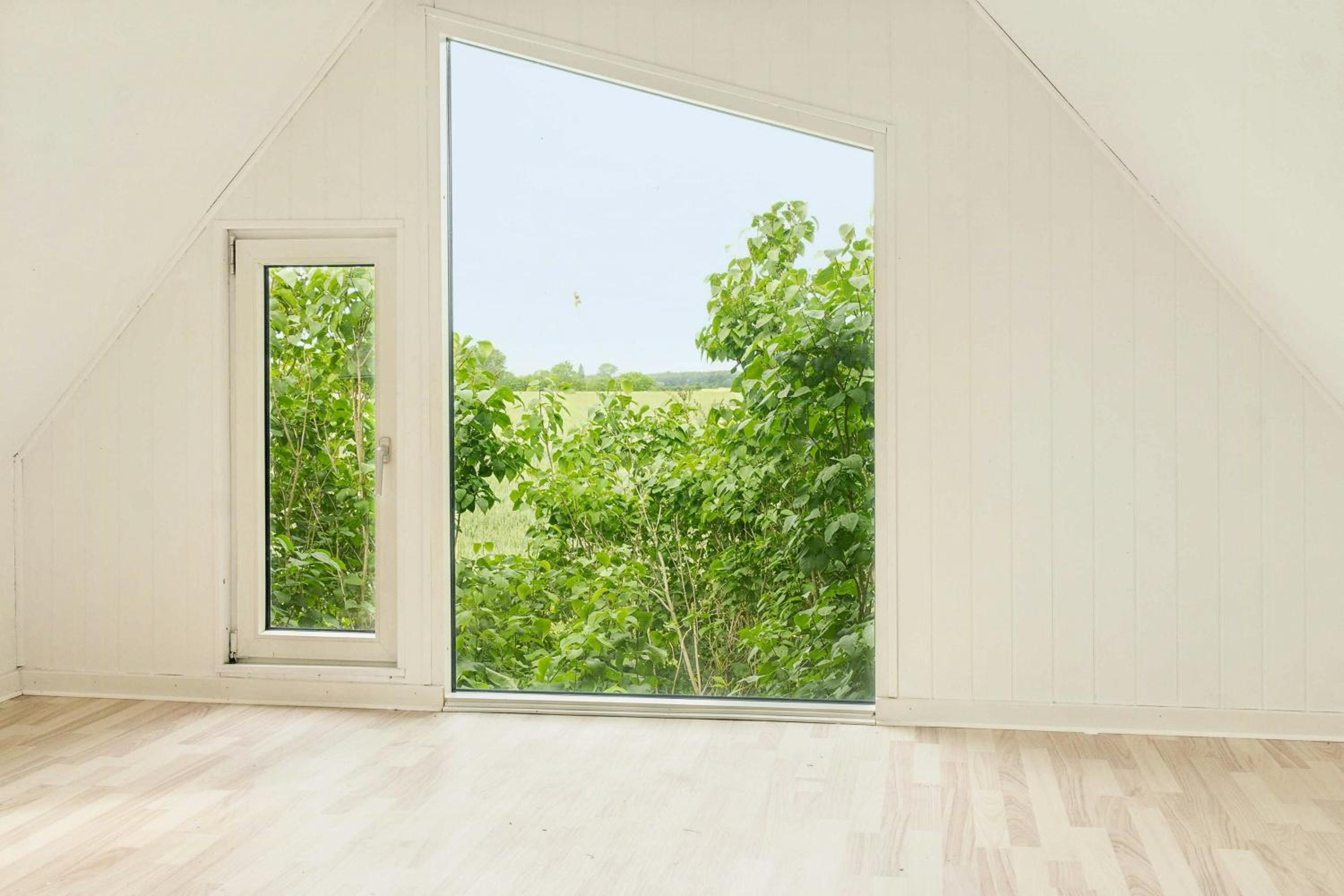 Private Retreat Near Kragenæs With Field Views