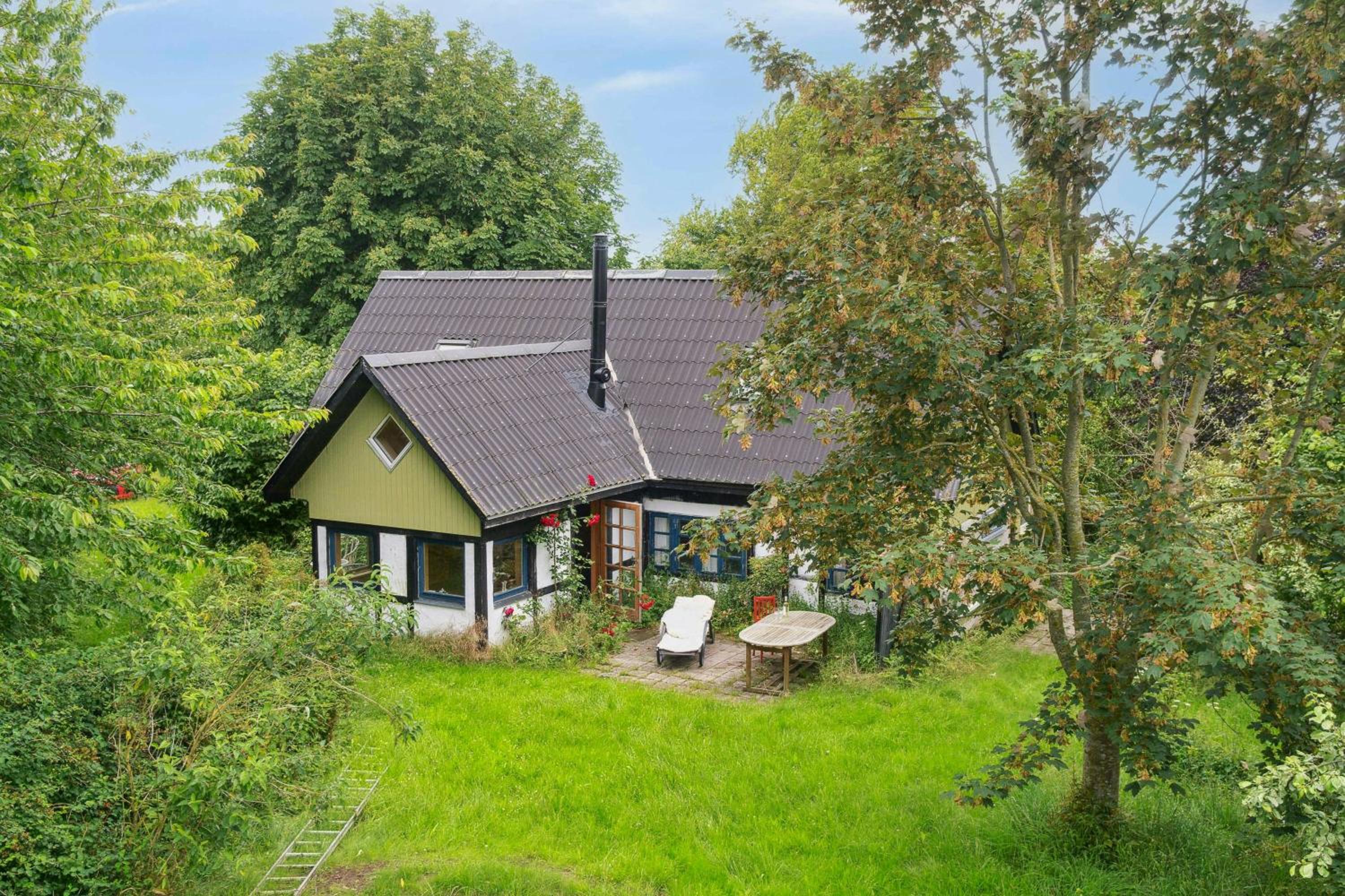 Private Retreat Near Kragenæs With Field Views