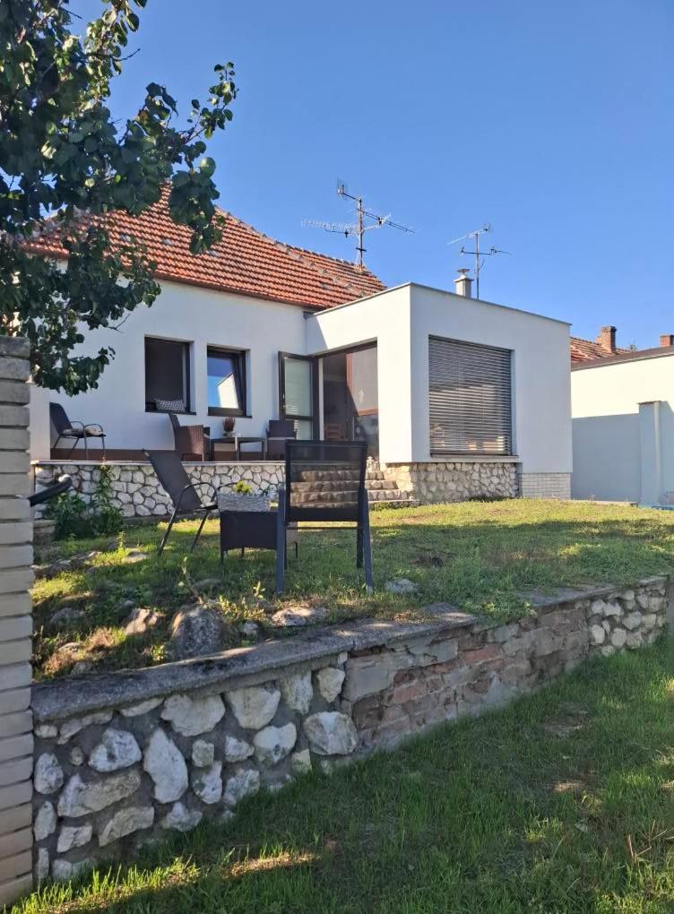 Sluneční villa Terezka Lednice ,penzion pro skupiny se snídaní,degustací vín