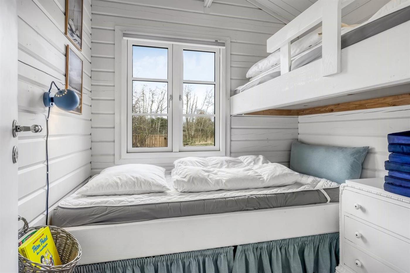 Family-Friendly Cottage Near Bratten Beach