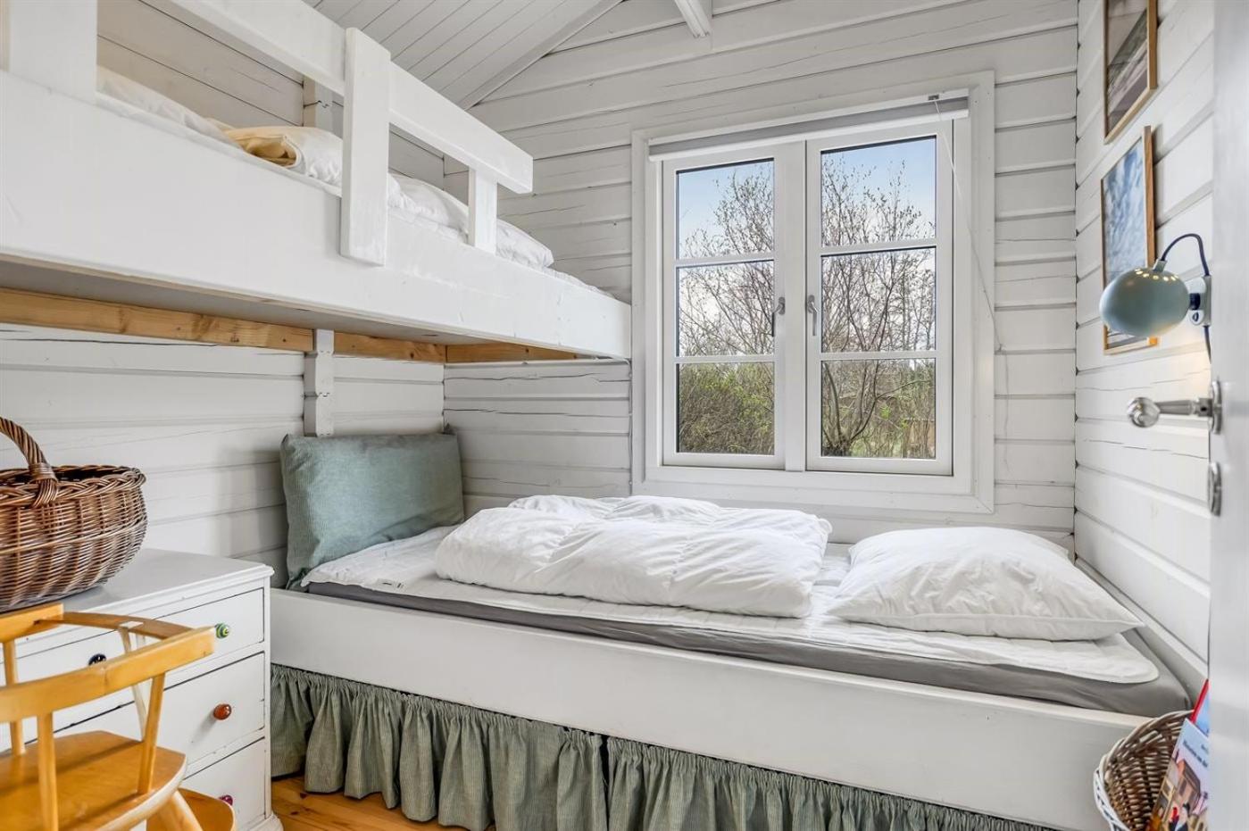 Family-Friendly Cottage Near Bratten Beach