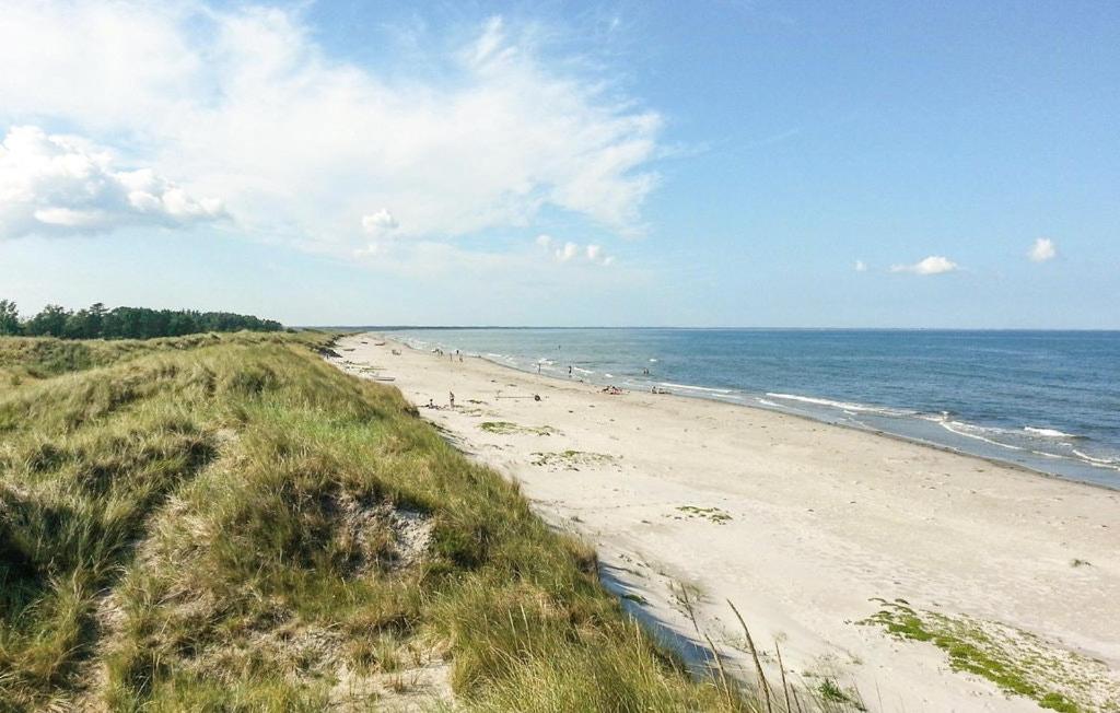 Family-Friendly Cottage Near Bratten Beach