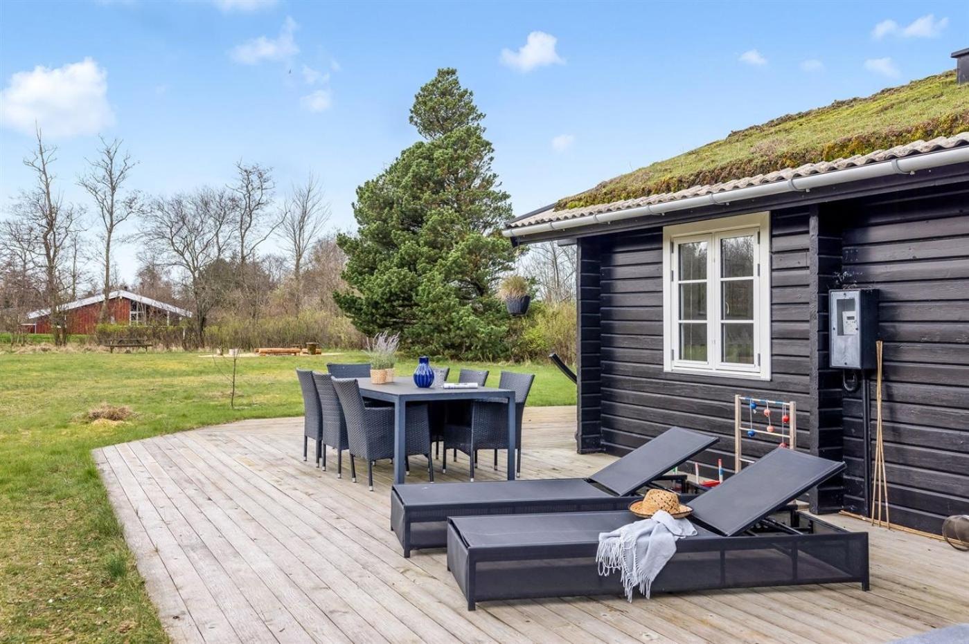 Family-Friendly Cottage Near Bratten Beach