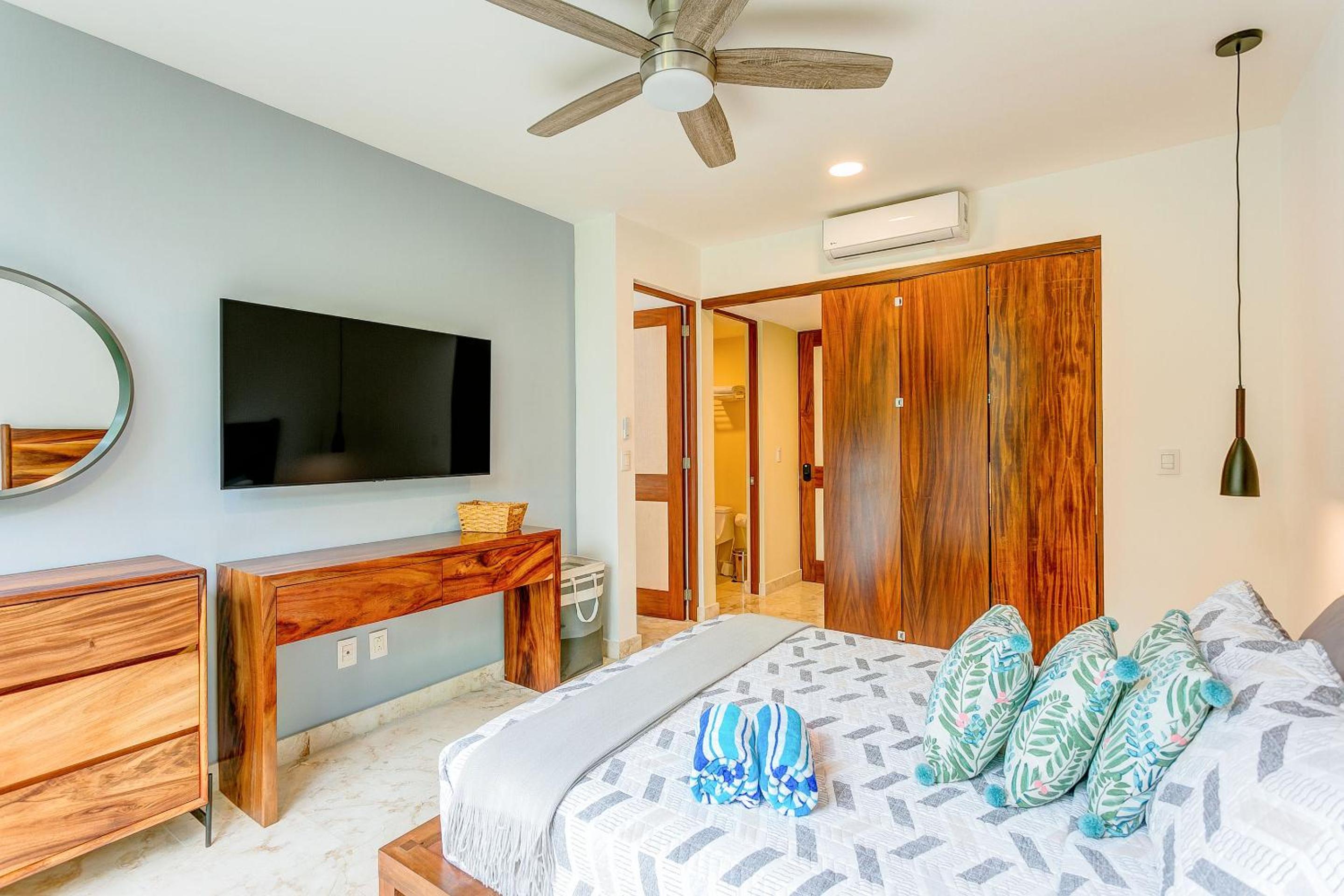 Tropical Bliss Apartments 3 Pools Rooftop Lounge and Gym