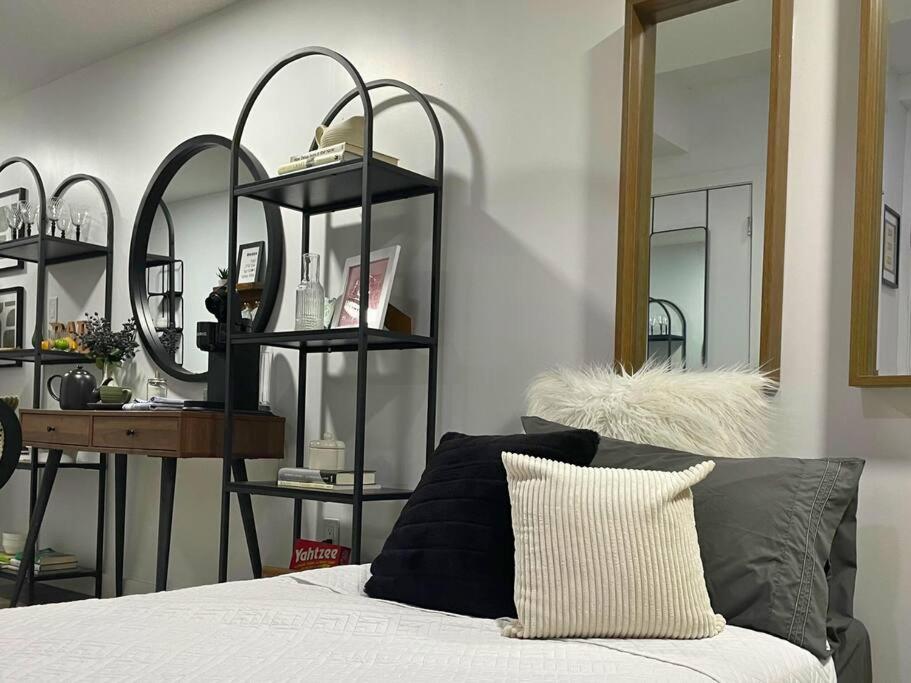 6 Bedrooms With Basement Suite Fully Stocked