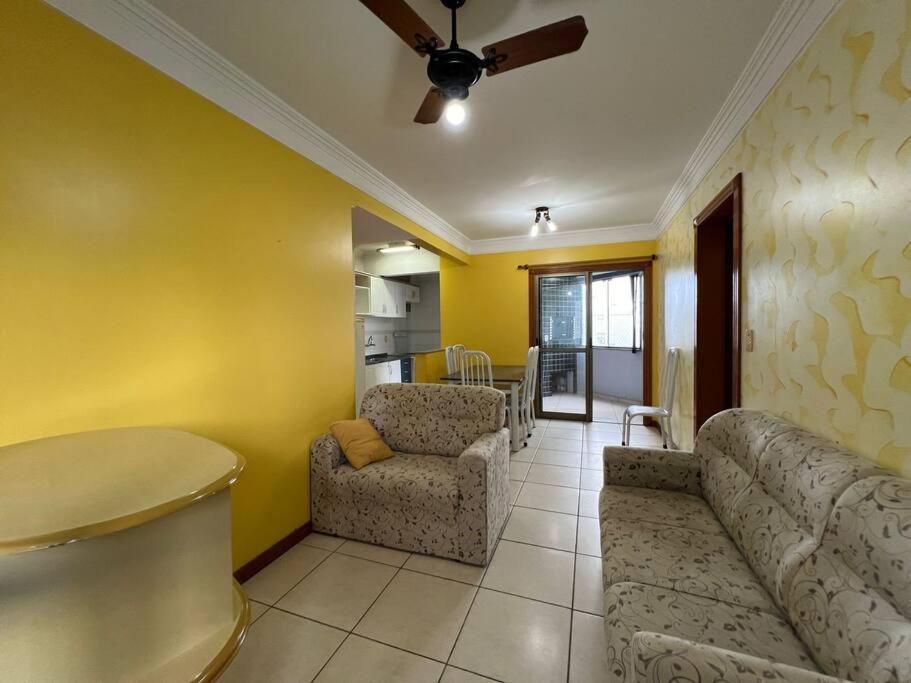 Apartamento 1 quadra do mar em Capão da Canoa