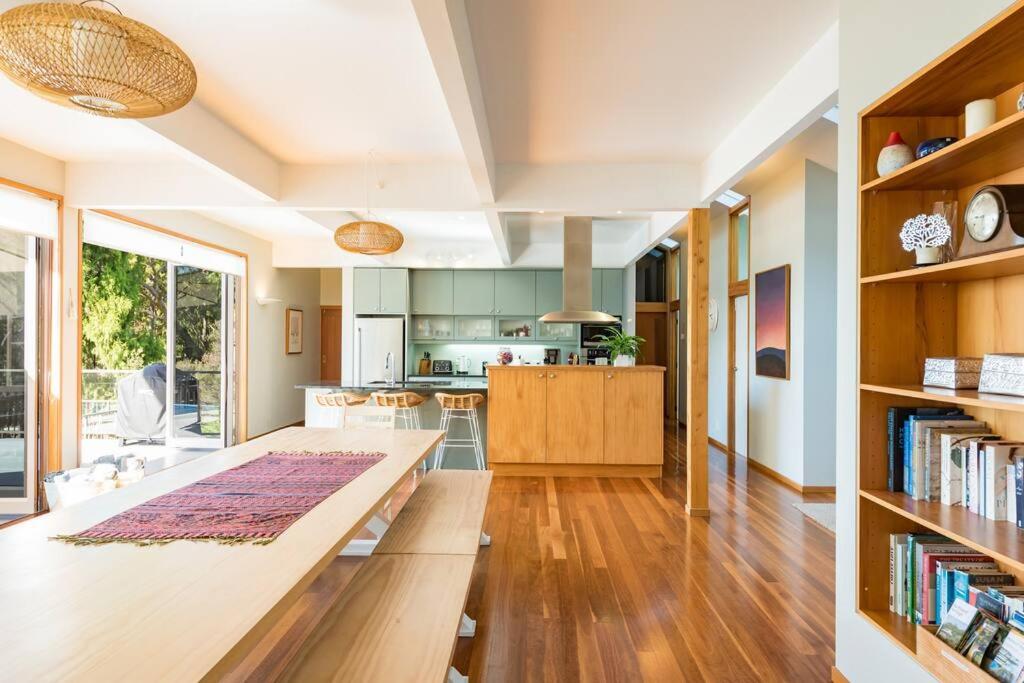 Private Luxury in Paihia - with Heated Pool