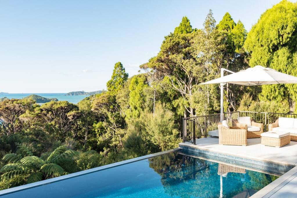 Private Luxury in Paihia - with Heated Pool
