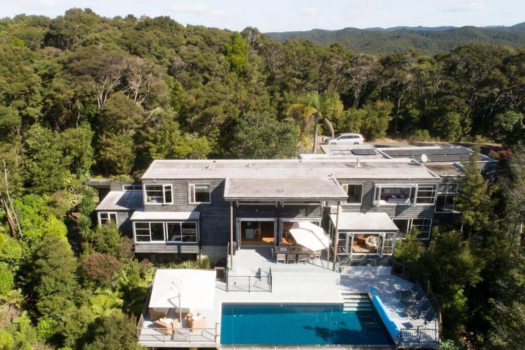 Private Luxury in Paihia - with Heated Pool