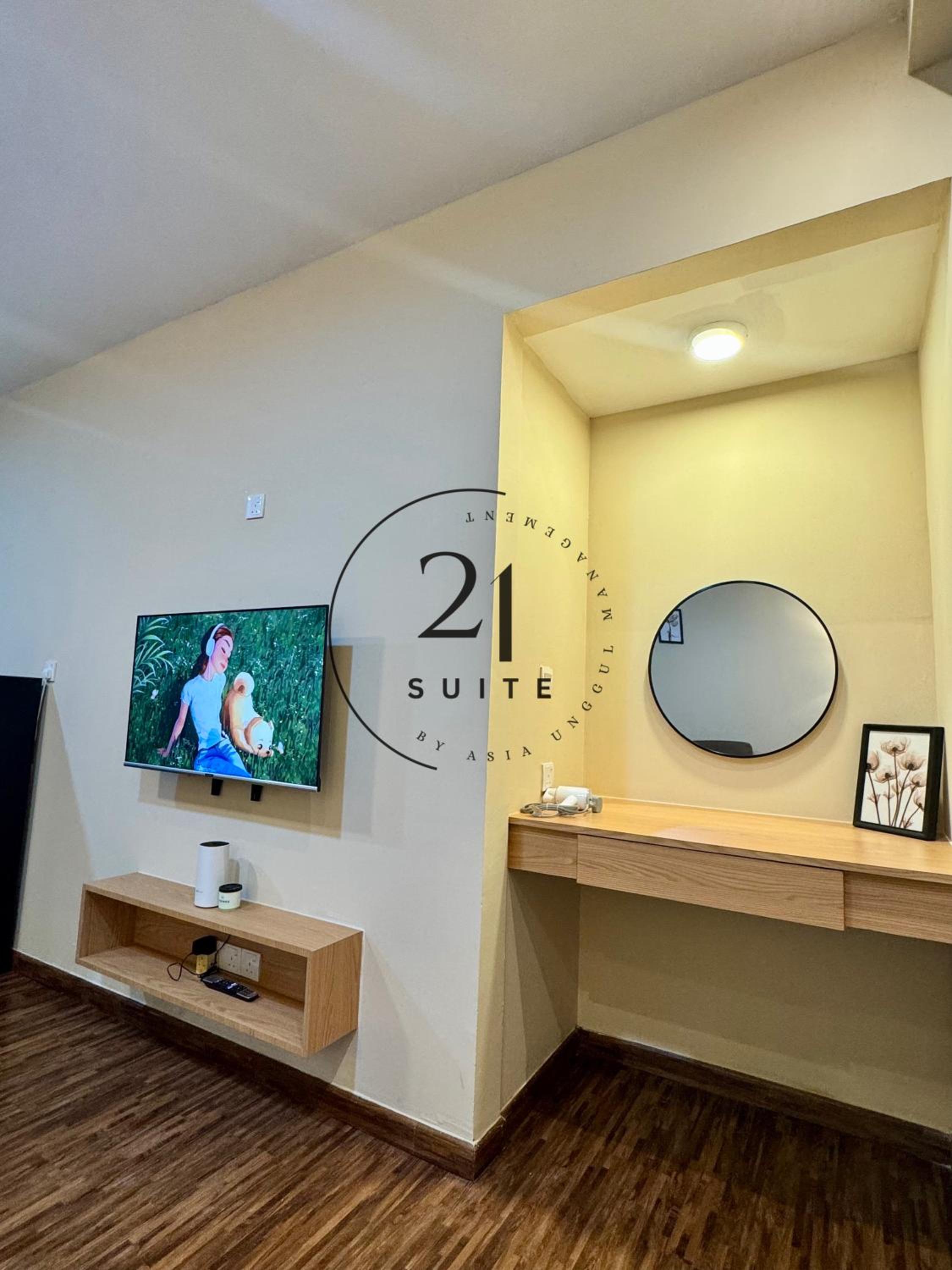 K Avenue -high floor balcony -free wifi & parking photo 2