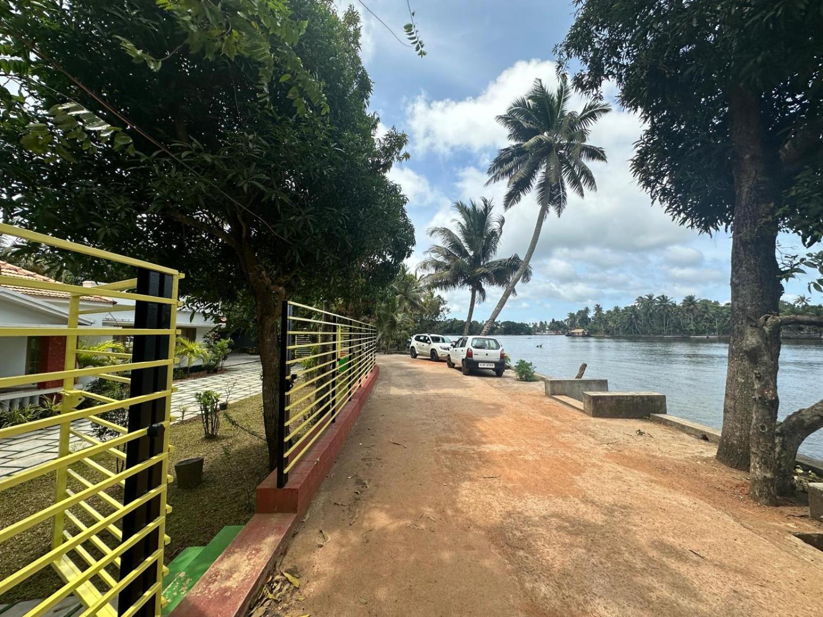 Vembanad Ripples