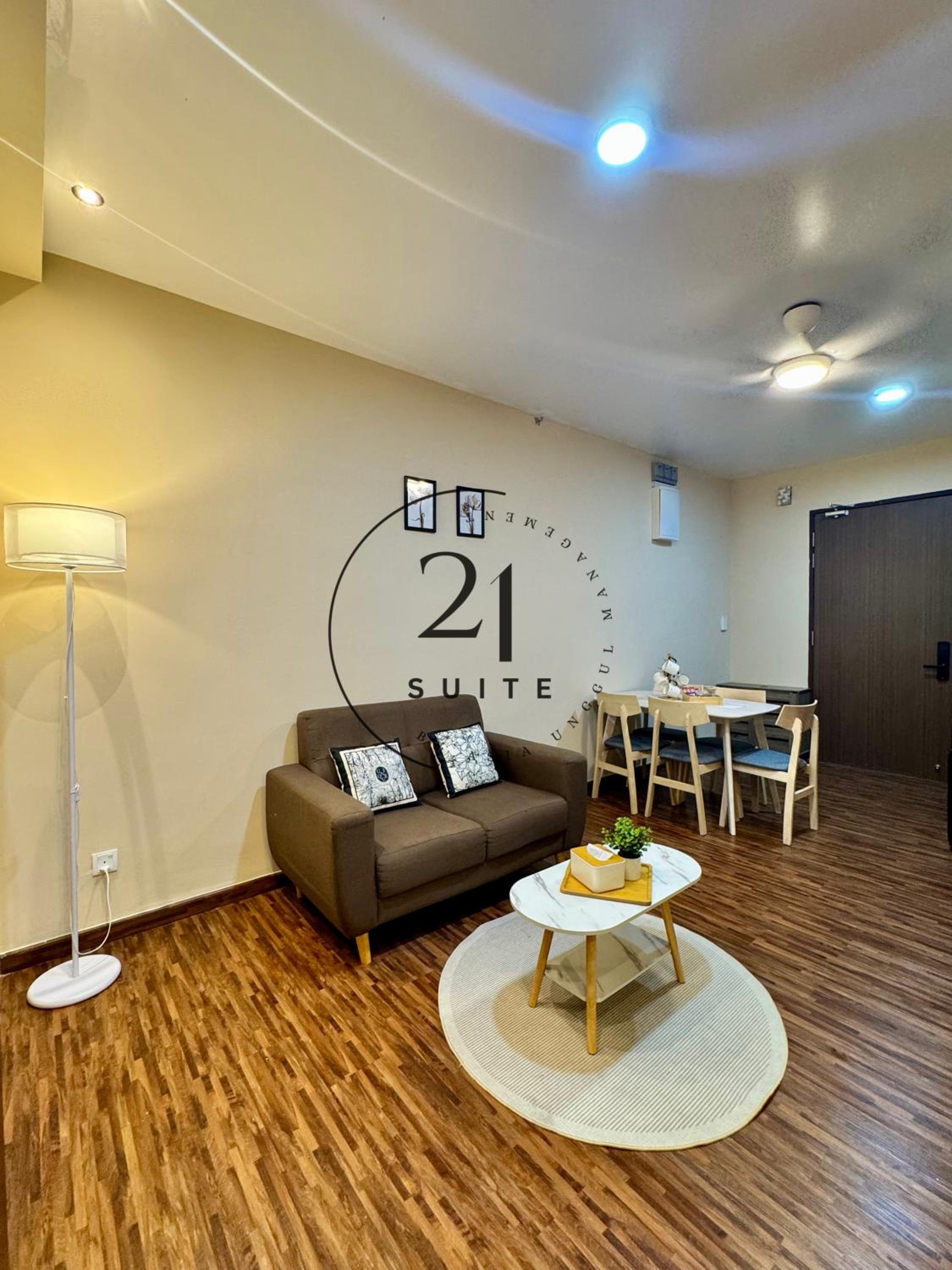 K Avenue -high floor balcony -free wifi & parking photo 6