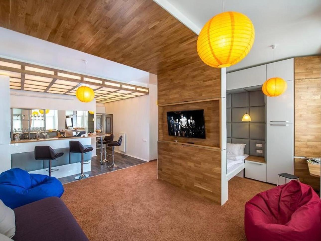 Apartment Ploscha Rynok view 3