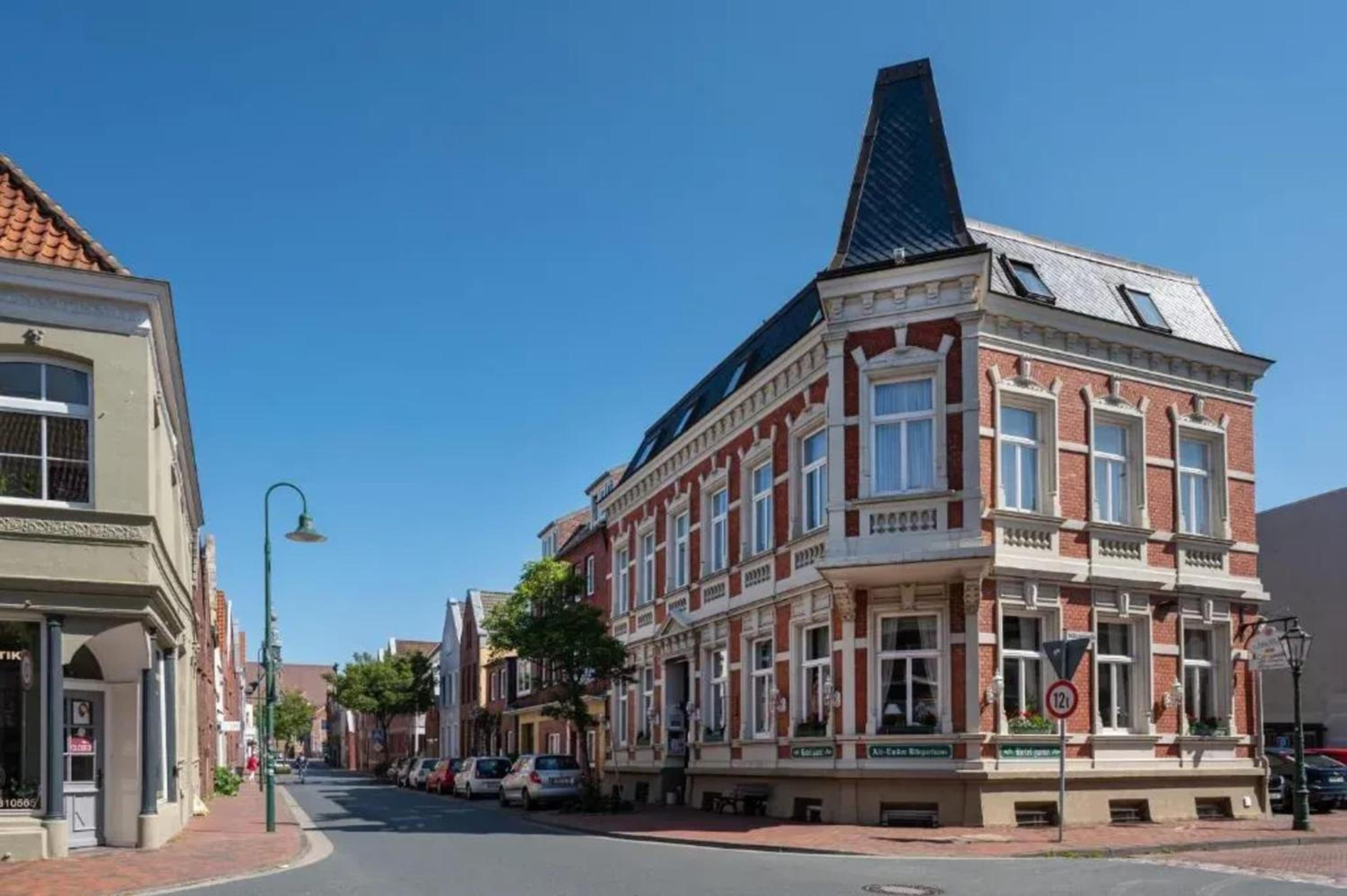 Bright apartment in Emden with terrace 60 m²