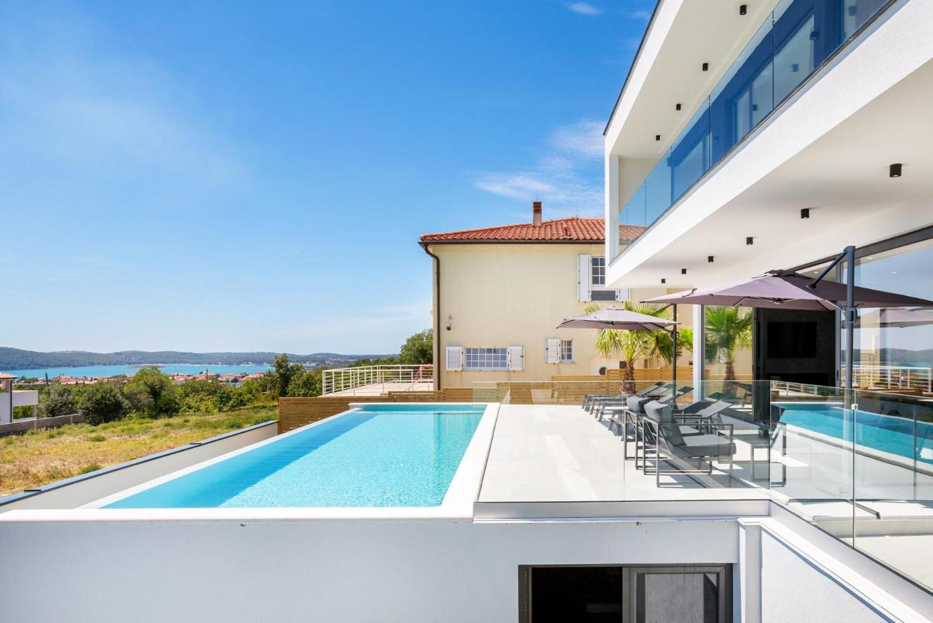 Luxury Villa Dali - 42 m2 infinity pool & wellness view 2