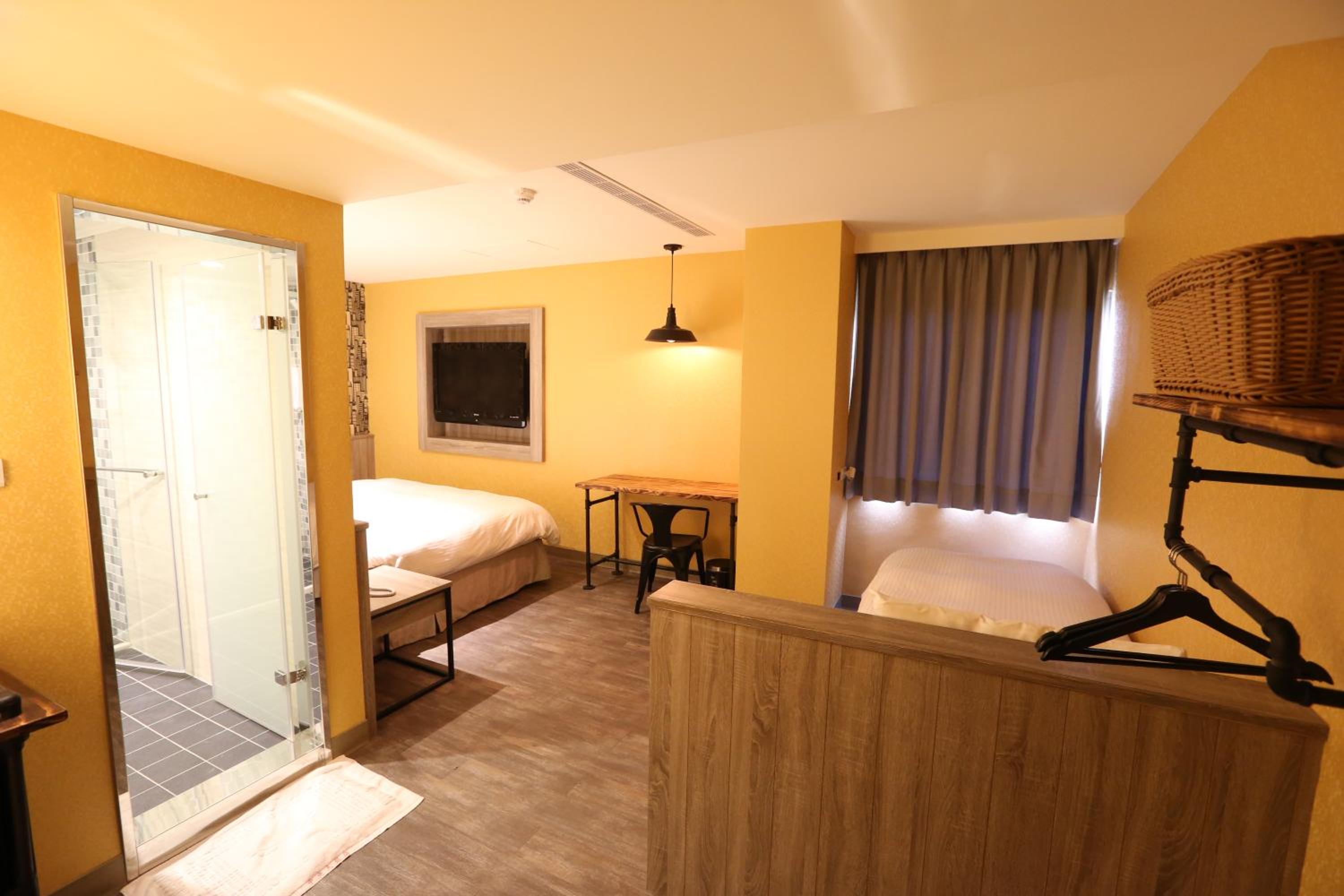 Central Hotel