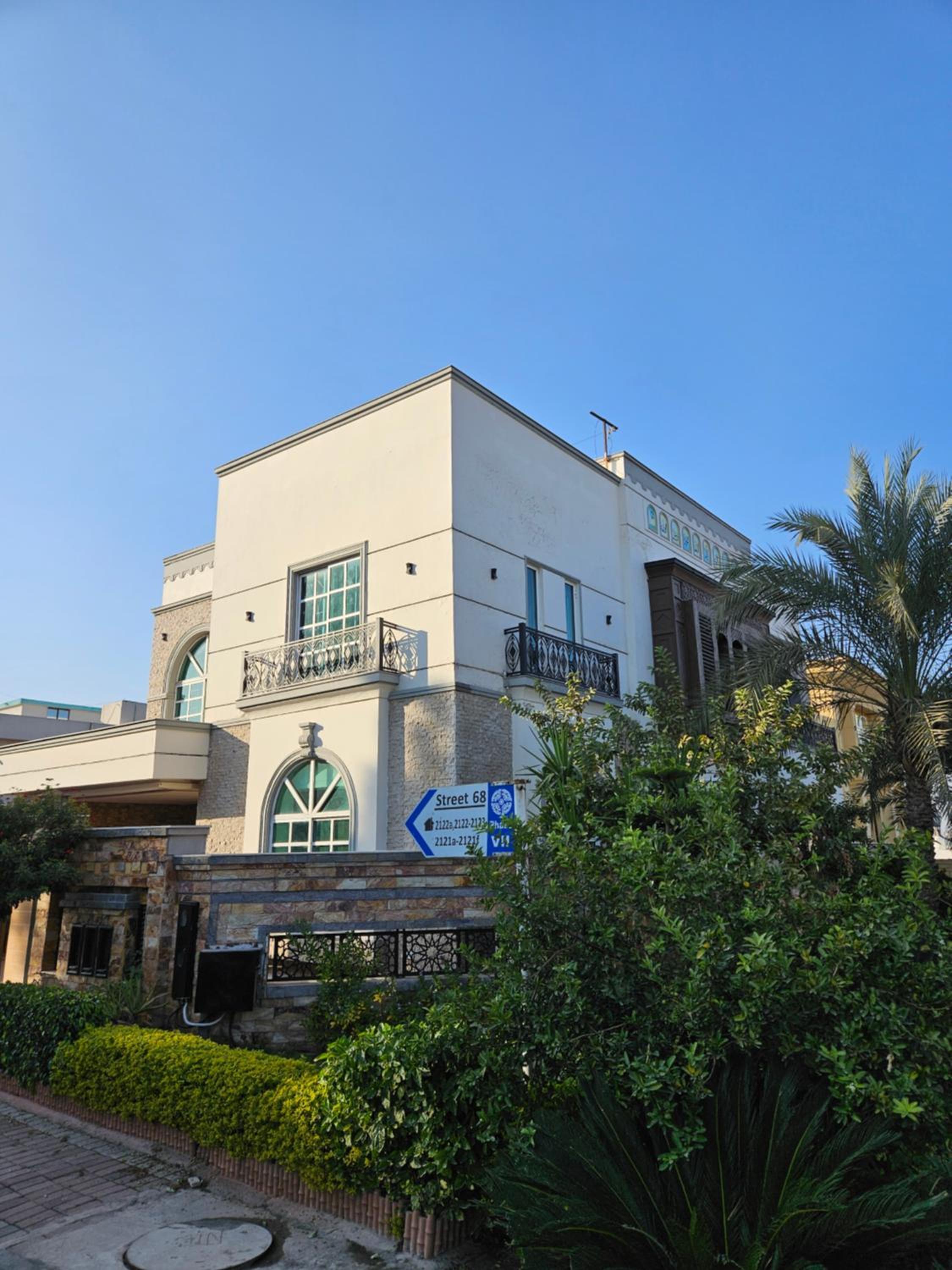 Clarion suites