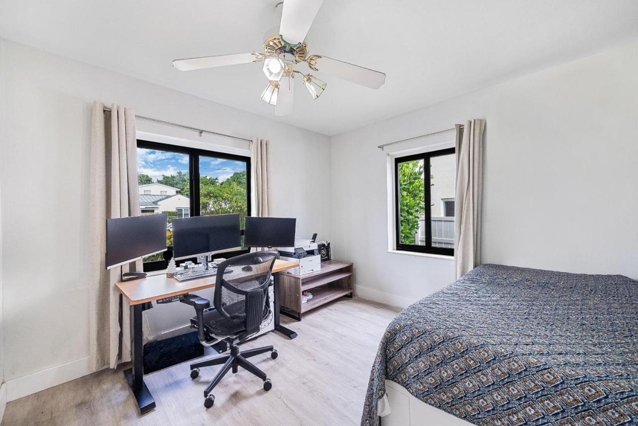 Modern 2 bedroom house in coral way